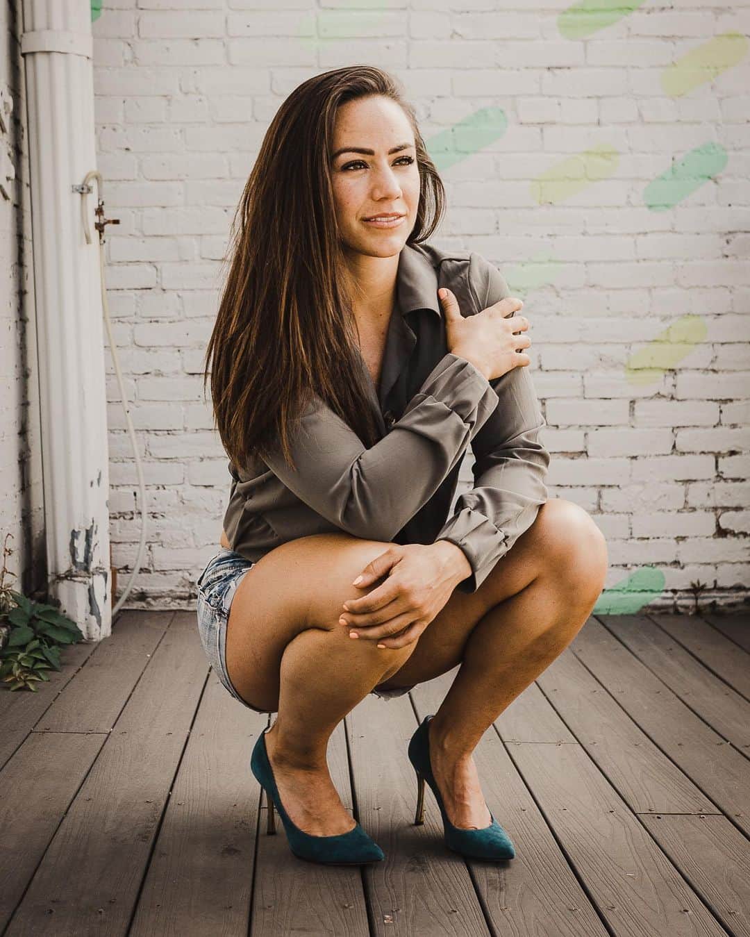 Camille Leblanc-Bazinetさんのインスタグラム写真 - (Camille Leblanc-BazinetInstagram)「When nothing goes right, go left. 🙌🏽⭐️ “ “  Sometimes all we need is a change of perspective!!! “  Let’s attack this new week and go in with no expectations and tones of gratitude for what you DO have! “  Also check out my @feroce_fitness_ program if you need to change up your workout routine and finally get the results you’ve been looking for all along 🙌🏽⭐️」8月12日 6時37分 - camillelbaz