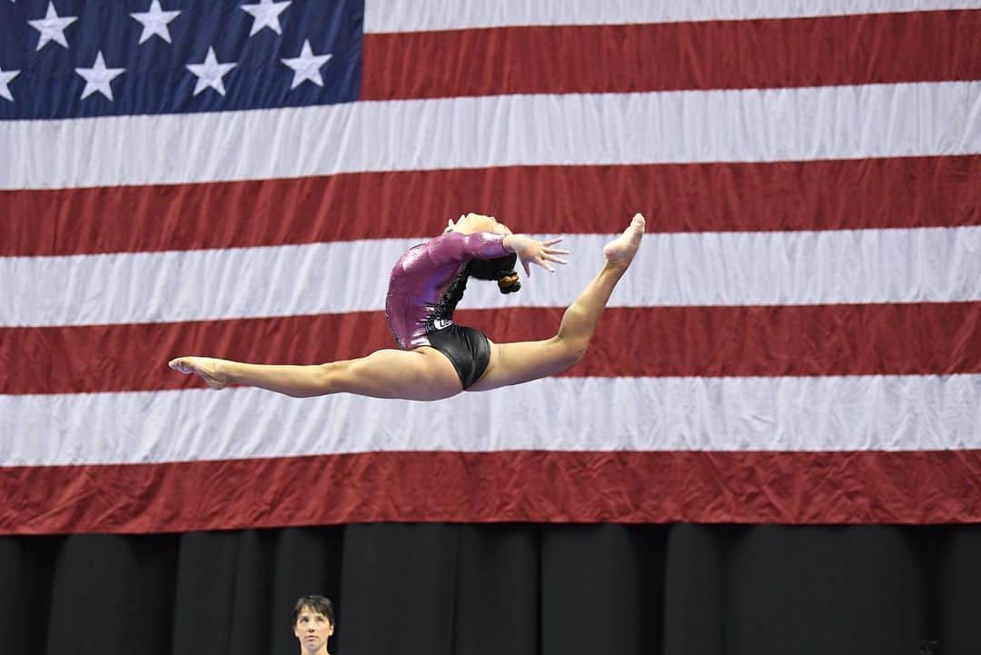 Inside Gymnasticsさんのインスタグラム写真 - (Inside GymnasticsInstagram)「Countdown to Finals at the 2019 #USGymChamps! Featured: @sunisalee_ 📸 @lgs6632 for Inside Gymnastics magazine  #athlete #gymnastics #USGymChamps #gymnast #motivation #inspiration #gymnasticshighlights #fitness #strength #balance #training #sports」8月12日 6時41分 - insidegym