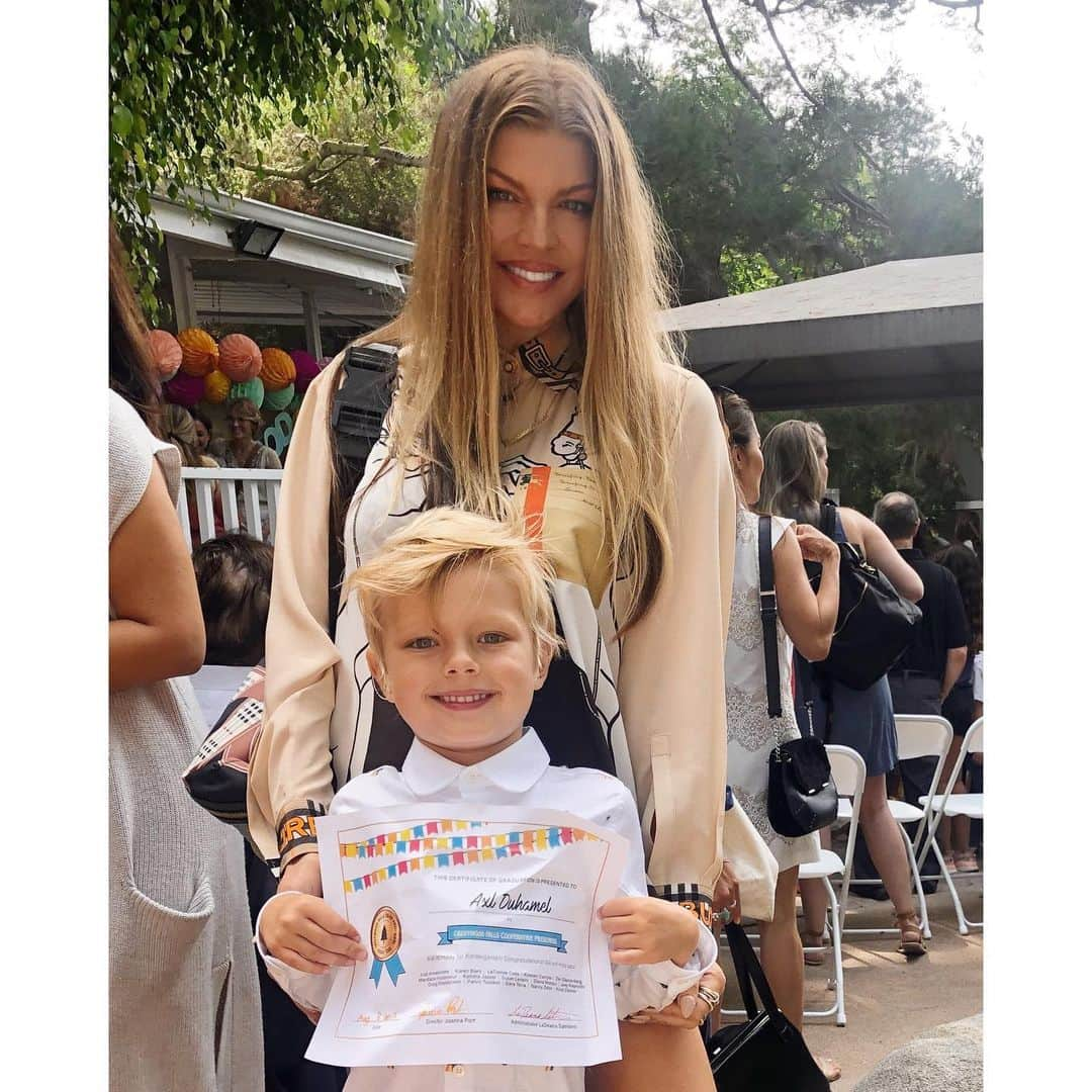 ファーギーさんのインスタグラム写真 - (ファーギーInstagram)「graduation day 2019 #axljack」8月12日 7時01分 - fergie