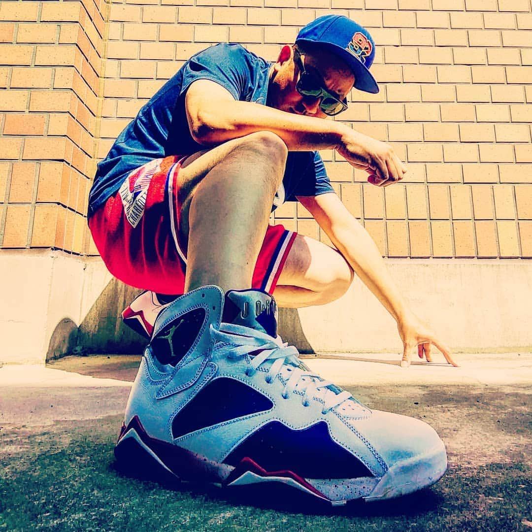 レイザーラモンRGさんのインスタグラム写真 - (レイザーラモンRGInstagram)「東京オリンピックまで寝かすはずだったair jordan7 alternate。1992年バルセロナオリンピックでジョーダンが「選ばなかった」ほうのカラーリングです。 #キモ撮り #KIMODORI #airjordan7 #airjordan7tinkeralternate #airjordan7alternate」8月12日 7時59分 - rgrazorramon