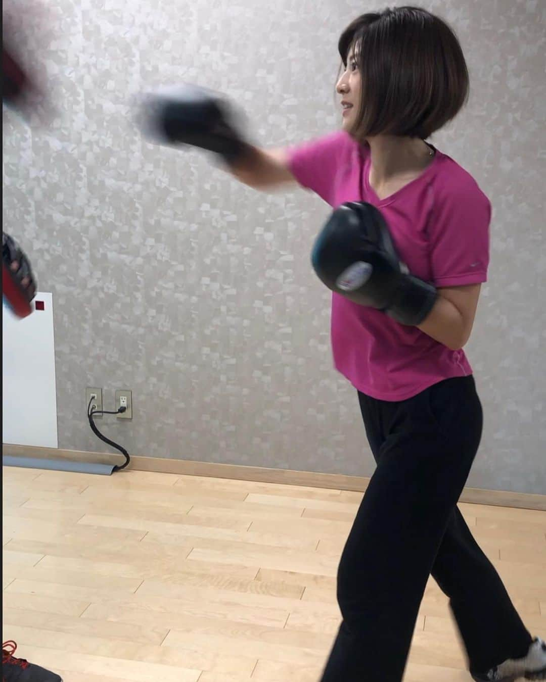 原史奈さんのインスタグラム写真 - (原史奈Instagram)「久しぶりのキックボクシング🥊 いい汗かいたー #キックボクシング#久しぶり#いい汗かいた#体痛い#筋肉痛#ストレス解消#体を動かすって気持ちいい#背筋痛すぎて寝返り打てない#原史奈#ゴルフ#ゴルフレッスン#ゴルフ女子#ゴルフ男子#ゴルフ大好き#golf#ゴルフウエア#ゴルフコーデ#ゴルフグッズ#ゴルフ動画#ping#ピン#gle#even#doubleeagle#archivio#cuartounited」8月12日 8時47分 - fuminahara