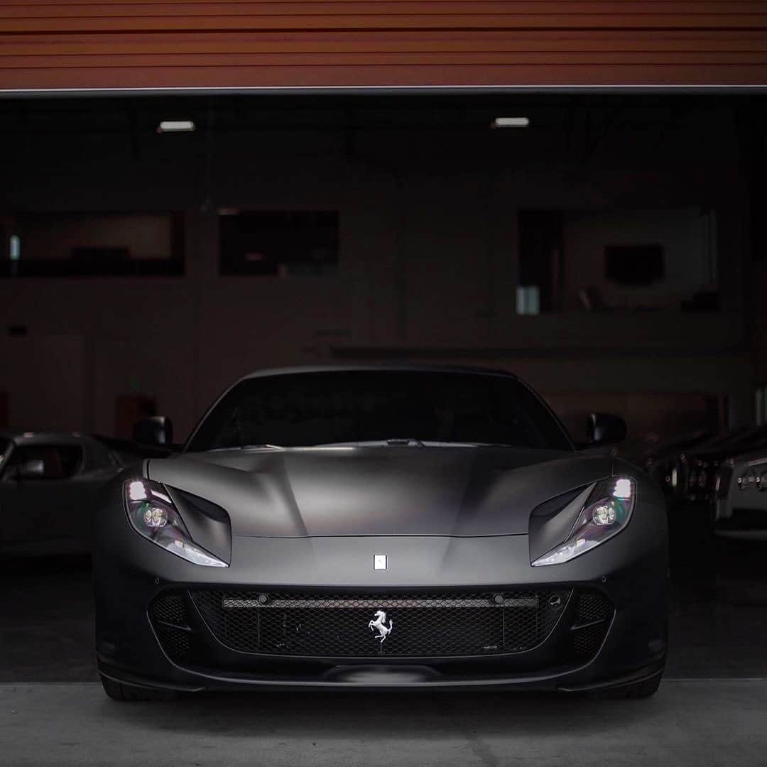 CARLiFESTYLEさんのインスタグラム写真 - (CARLiFESTYLEInstagram)「Stealthy Ferrari 812 Superfast. 👍🏼👎🏼? Owner @wiresonly #carlifestyle Photo by @one.20th #812」8月12日 8時44分 - carlifestyle