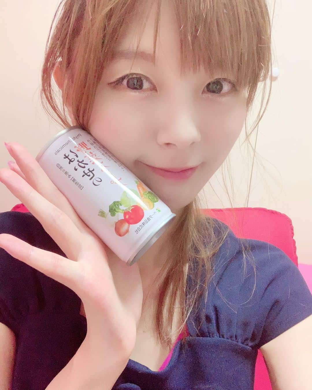 satomiさんのインスタグラム写真 - (satomiInstagram)「毎朝飲んでる「はかせの野菜スープ」 最近夏バテ気味なのでしっかり栄養摂ってます！ ✨﻿ ✨ 7種類の国産野菜を使った完全無添加、 無着色のピュアでシンプルなスープ🍴 野菜不足がこれ1本で補えちゃうのはありがたい💕﻿ * * 今日はこれから撮影行ってタピ活して ナイトプール♡ 三連休最後だから楽しまないと♡ * * @betafuga #ベータ食品 #風雅堂 #ファイトケミカル #無添加 #タピ活 #撮影 #三連休 #健康オタク #野菜スープ #ベジタリアン #ダイエット中 #ダイエット #夏バテ防止」8月12日 8時57分 - saatoomii47