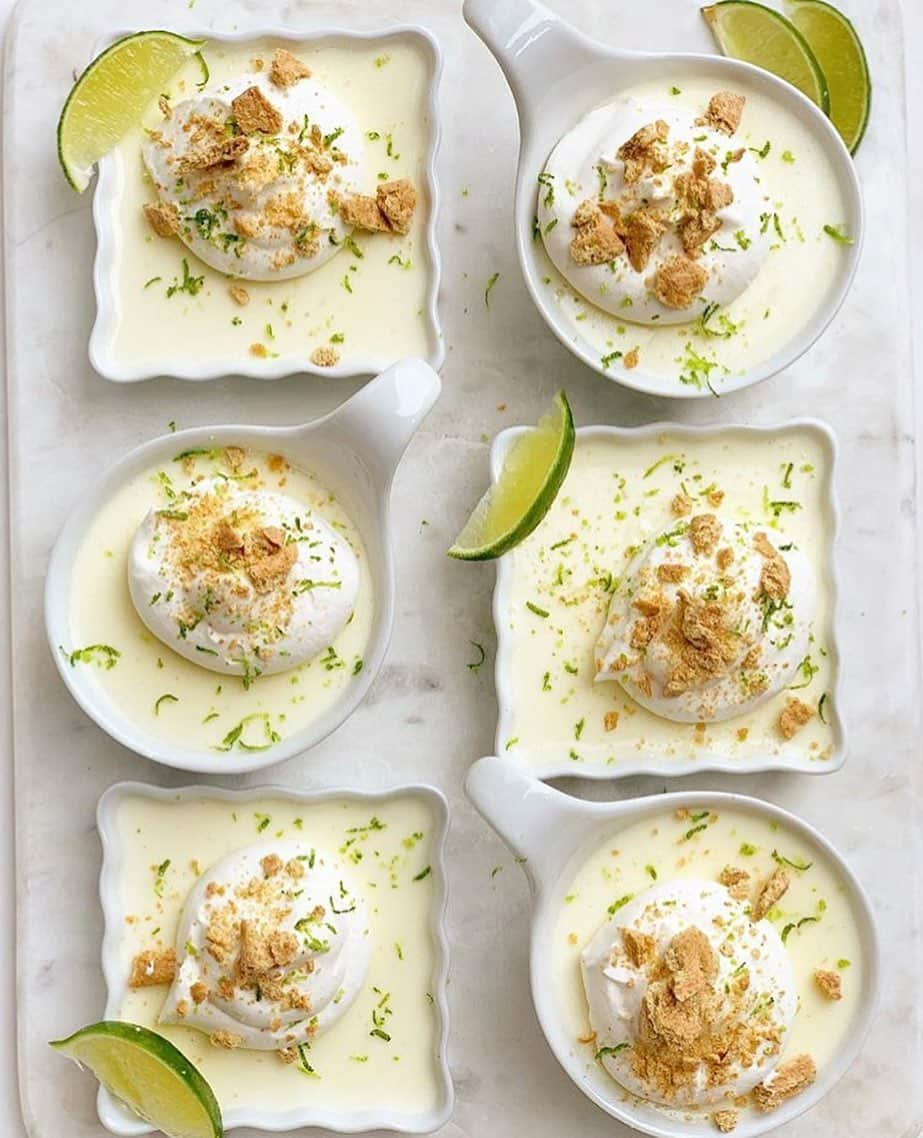 マーサ・スチュワートさんのインスタグラム写真 - (マーサ・スチュワートInstagram)「These lime pudding cups make for a sweet end to the weekend! And if you love key lime pie, this is sure to be a new favorite. Grab the recipe at the link in bio. #imsomartha 📷: @marmalicious__」8月12日 8時54分 - marthastewart