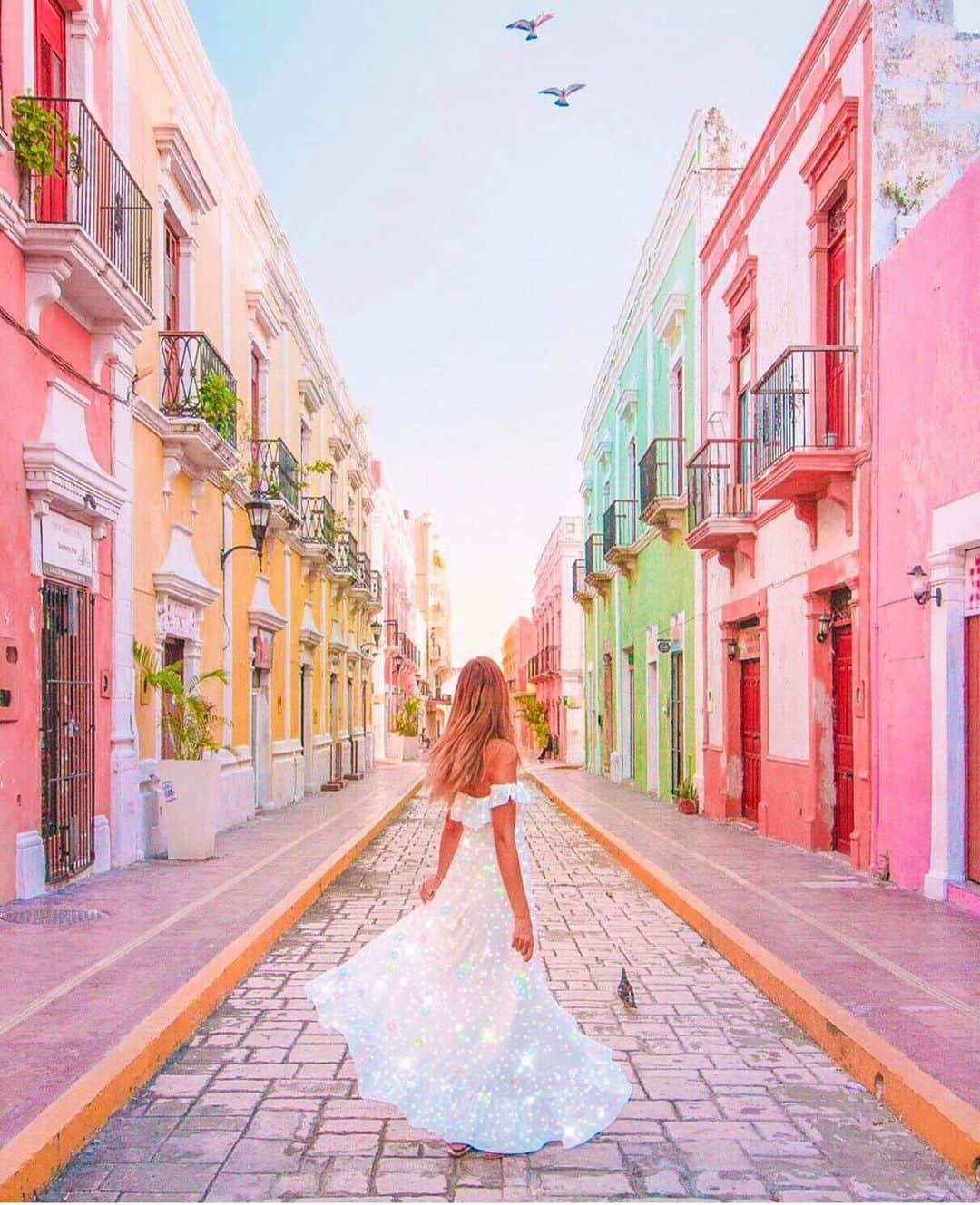 Wonderful Placesさんのインスタグラム写真 - (Wonderful PlacesInstagram)「Colorful alley in Mexico ✨💖💖💖✨ . Picture by ✨✨@dianamiaus✨✨ #wonderful_places for a feature 💖」8月12日 9時00分 - wonderful_places