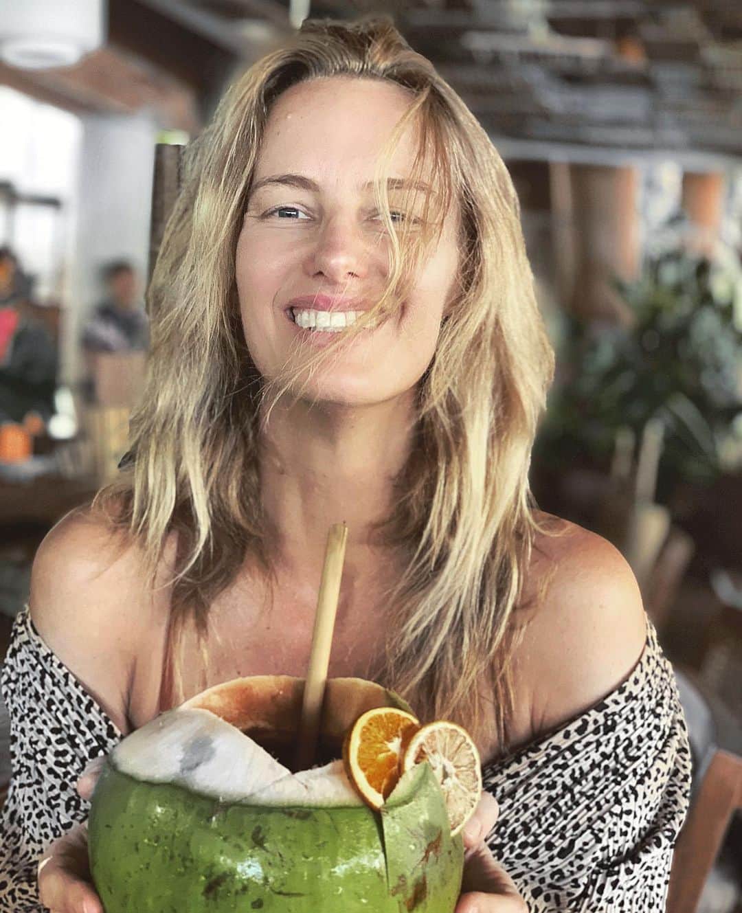 サマンサウィルスのインスタグラム：「With love, from the island of Bali.🥥🐚」