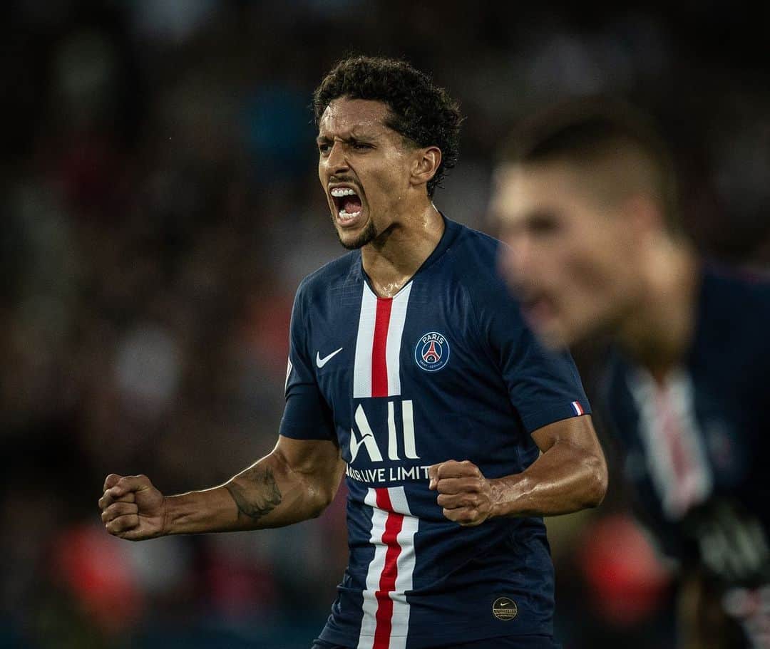 マルコス・アオアス・コレアのインスタグラム：「On démarre bien la @ligue1conforama , victoire et une bonne performance! C’est un bon début de saison et il y a beaucoup de travail à faire. Merci a nous supporters pour la superbe ambiance et la banderole pour la Copa 🔥🤙🏽 #IciCestParis 🔴🔵」