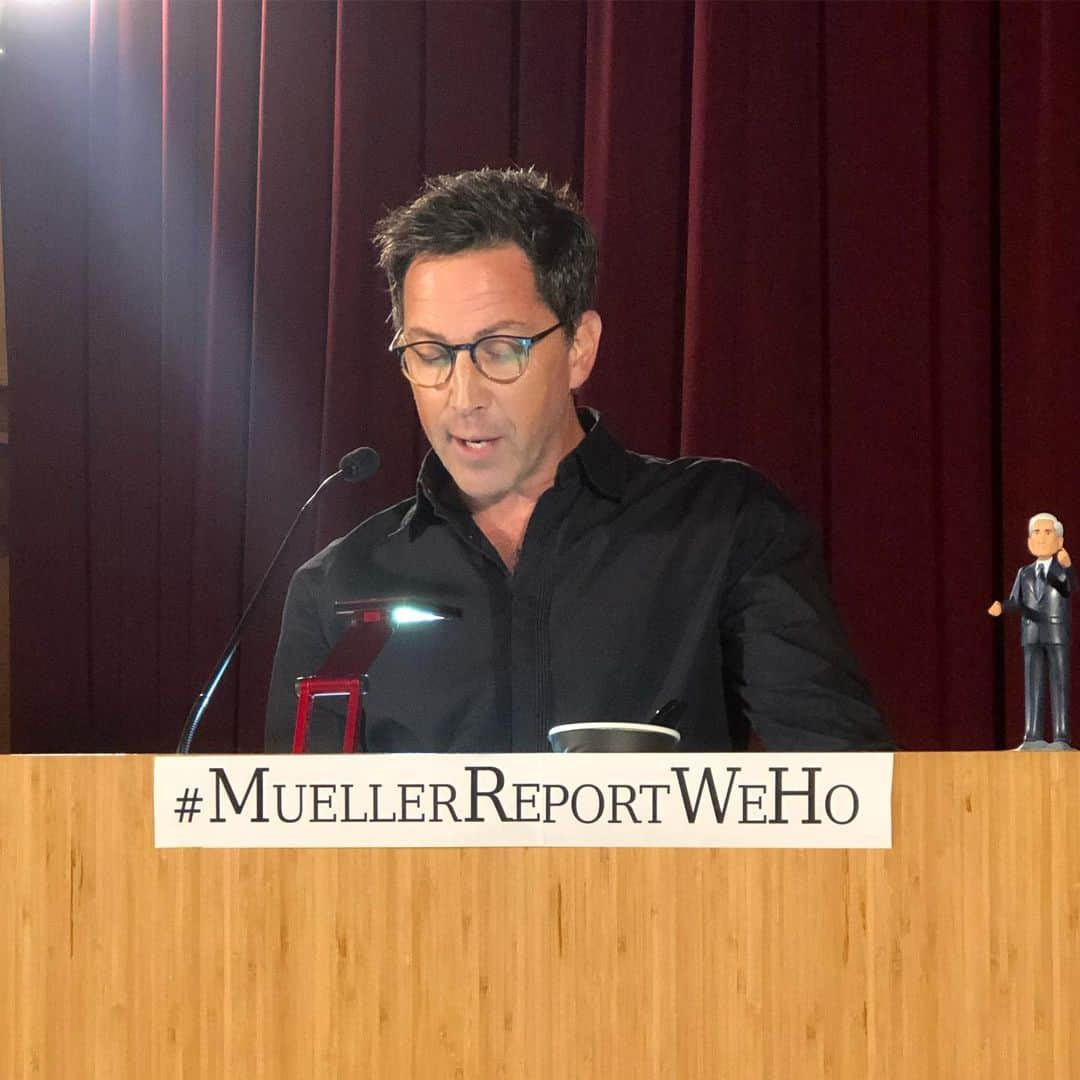 ダン・ブカティンスキーさんのインスタグラム写真 - (ダン・ブカティンスキーInstagram)「Proud to be a part of this live reading #MuellerReportWeHo  Watch it  http://www.youtube.com/wehotv」8月12日 9時13分 - danbucatinsky