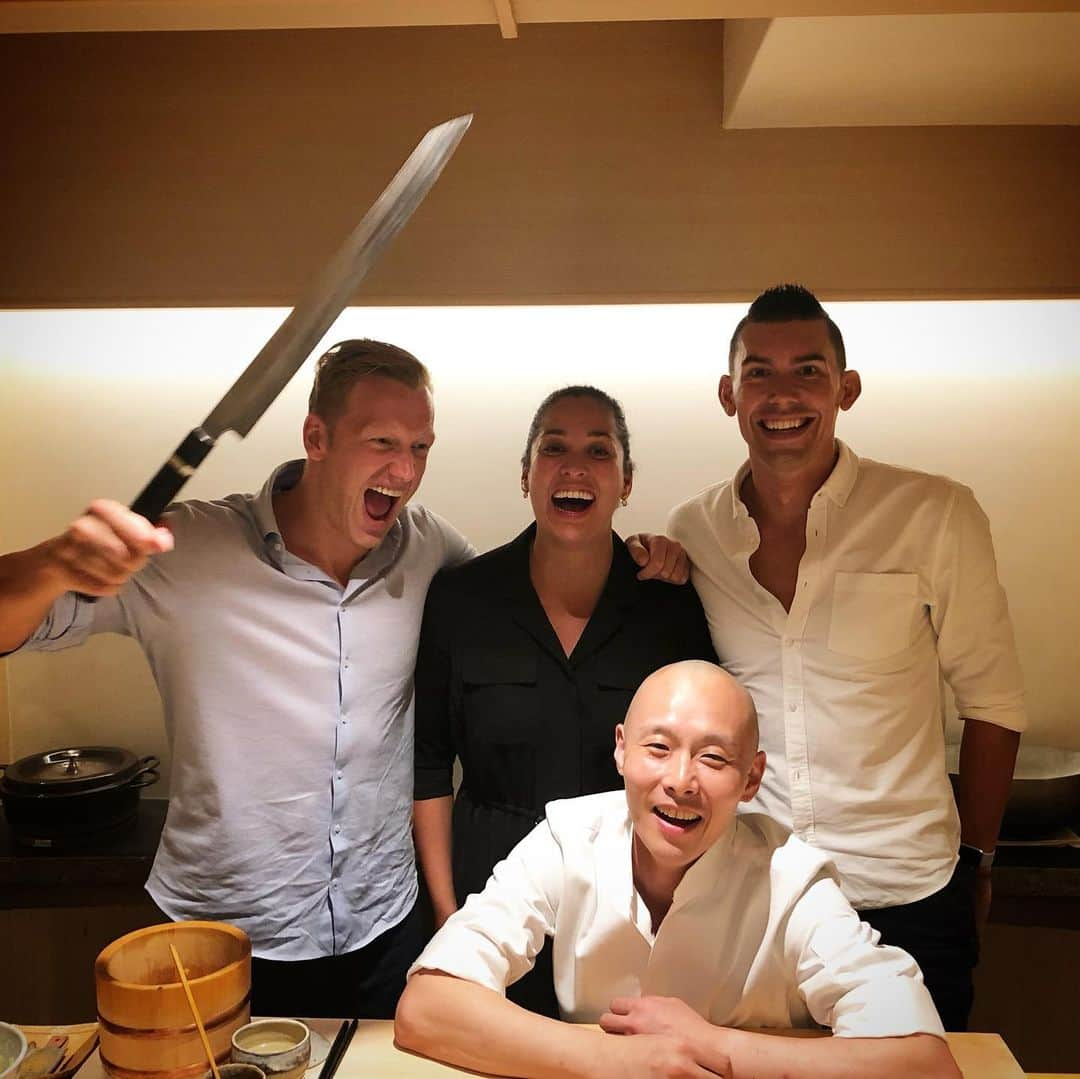 ラノミ・クロモウィジョジョさんのインスタグラム写真 - (ラノミ・クロモウィジョジョInstagram)「We had four fantastic days in Tokyo!! we had the best sushi at Hakkoku 🤤 But now it is time to go back home. 6,5 weeks ago i landed on narita AirPort for our pre-camp in Chiba. Then we had World Championships in Gwangju Korea 🤩 Ferry and I we stayed in jeju Korea after worlds and flew back to Tokyo again 😁 all because of the Olympic Test Event open water (which is basically the only chance to try the location before the Olympics). Very happy with my open water coaching debute but most of all of making great memories 🤩」8月12日 9時25分 - ranomikromo