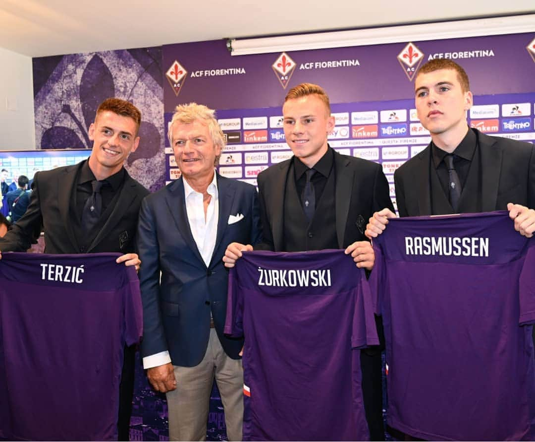 ACFフィオレンティーナさんのインスタグラム写真 - (ACFフィオレンティーナInstagram)「#Rasmussen #Terzic #Zurkowski Presentati i tre nuovi acquisti viola.  #ForzaViola #QuestaÈFirenze」8月12日 20時19分 - acffiorentina