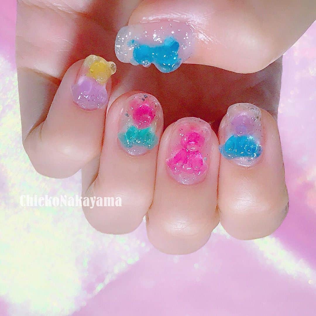 なかやまちえこさんのインスタグラム写真 - (なかやまちえこInstagram)「マイネイルは久々ふぁんしー🎠 #nail #nails #nailart #ネイル #美甲 #ネイルアート  #clou #nagel #ongle #ongles #unghia #japanesenailart #manucure #네일 #젤네일 #네일아트 #네일리스트 #japanesenails #manicurist #gelnails #fancynails #ファンシーネイル #ゆめかわ #ゆめかわネイル #kawaii #kawaiinails #グミネイル  #クリアネイル #clearnails  PREANFA シリコンモールド ペガサス、くま きまぐれキャット ピグメントスパークリングスカッシュNo.7 くまはBetty gel カラーレジン ポニーはPREGELミューズ マザーズホワイトときまピグ ハイリッチ、リキッドメタルゴールド」8月12日 20時24分 - chiekonakayama