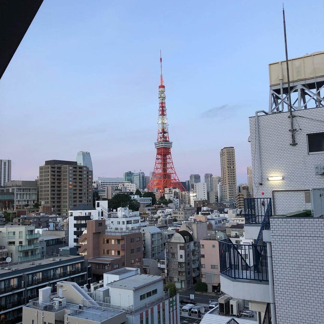 宮田和幸さんのインスタグラム写真 - (宮田和幸Instagram)「ジムからの眺め 良い景色 #麻布十番 #東京タワー #ブレイブジム」8月12日 20時25分 - miyata.hercules