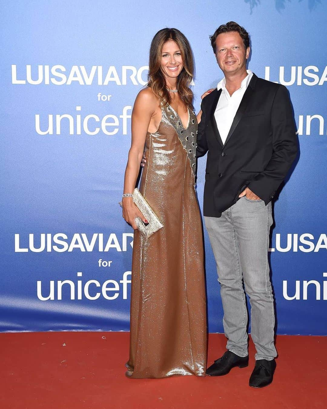 ジェニーさんのインスタグラム写真 - (ジェニーInstagram)「Creative Director #SaraCavazzaFacchini and Genny CEO Mathias Facchini, support the annual summer gala hosted by @unicefitalia and @luisaviaroma in Porto Cervo, Sardinia.  #Genny #madeinitaly  #LVRXUNICEF」8月12日 19時00分 - gennyofficial