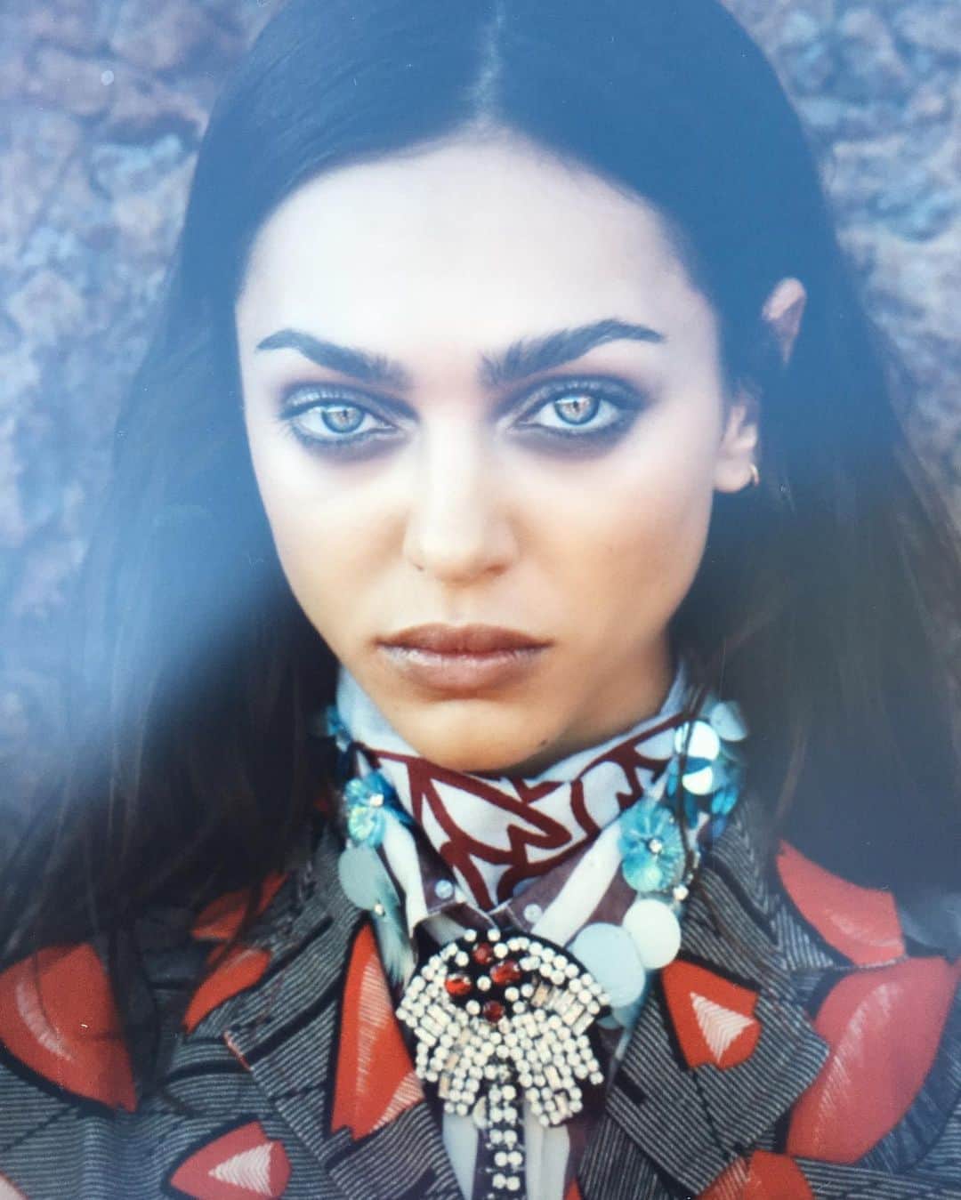 Zhenya Katavaのインスタグラム：「Так я злюсь на окончание Лета . Ну почему!? так быстро оно всегда проходит😭. Шашлыки были лишь раз и загорала всего один день.」
