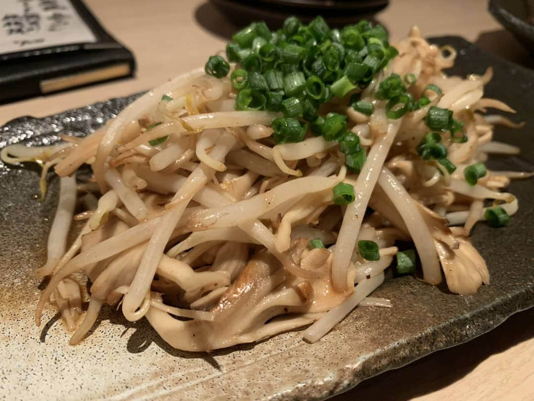 大沢文也さんのインスタグラム写真 - (大沢文也Instagram)「毎日美味しいもん食べて罰当たりそう🤔 明日からダイエットします。  #神楽坂 #しるく屋 #ユッケ #炙りユッケ #とんぺい焼き #イカ #エリンギ #牛すじ #美味しい #美味しいご飯 #食べスタグラム」8月12日 19時04分 - fumifumi_k1