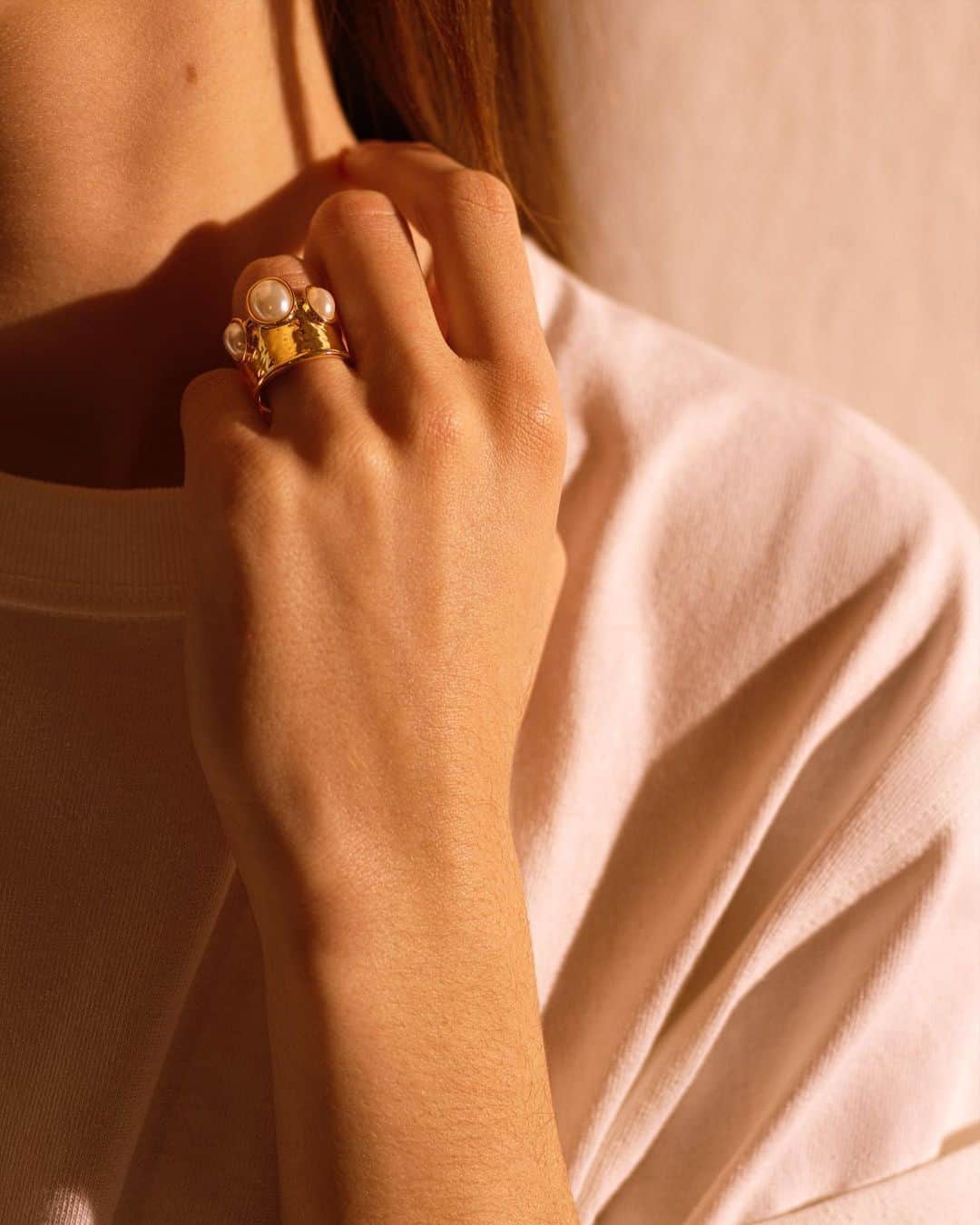 のインスタグラム：「Put a ring on it 💍 #aureliebiderman #elisabeth #newcollection」
