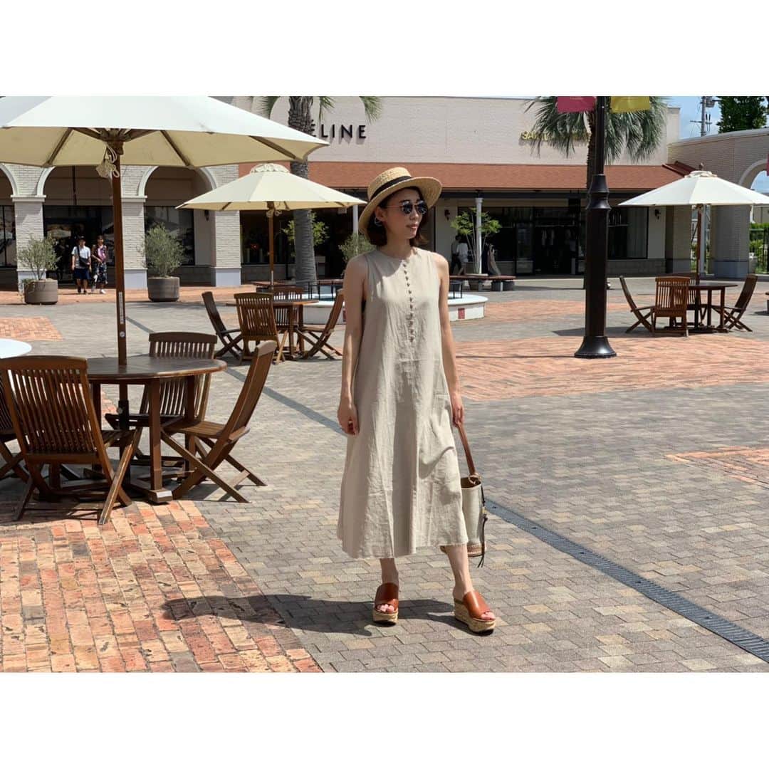 liiiiche23のインスタグラム：「・ ・ hawaii用に購入した @machatt_  のワンピース👗 そしてまたまた髪の毛切りました💇‍♀️ 結構気に入ってる🙌✨ ・ ・ #fashion #coordinate #code #outfit #outfitoftheday #ootd #instafashion #instagood #instalook #machatt #マチャット #ワンピース #helenkaminski #ヘレンカミンスキー #chloe #chloeshoes #クロエ #loewe #loewebag #ロエベ」