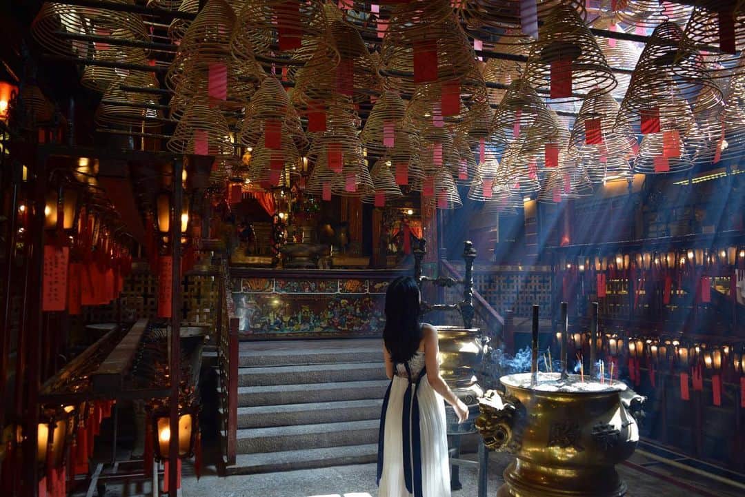 mautyanのインスタグラム：「香港旅行で一番感動したのが文武廟。伝統的な内装が本当に綺麗だった✨」