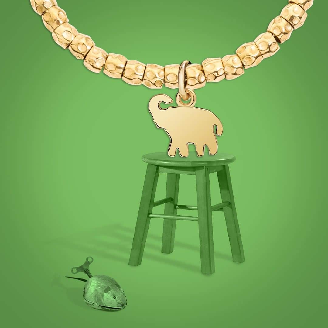ドドさんのインスタグラム写真 - (ドドInstagram)「When the cat is away… trumpet to make it come back! . . #dodojewels #dodocharm #elephantday」8月12日 20時01分 - dodojewels