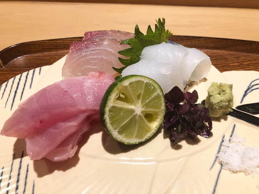 内藤理沙さんのインスタグラム写真 - (内藤理沙Instagram)「* * 〖 いち太 〗 鮎の食べ比べをさせていただきました🐟 味の違いがはっきりわかる😳 驚きでした！ とうもろこしも甘くて美味しい🌽 最後のお蕎麦もおいしかった❤ * また行きたくなる居心地の良いお店☺️ この日は色々あったからある意味思い出のお店🐱 * #instafood #dinner #japanesefood #ディナー #和食 #日本食 #外苑前グルメ #外苑前 #南青山グルメ #南青山 #食べログ4 #食べログ4超え #ミシュラン1つ星 #いち太  #risapigram」8月12日 20時10分 - risa_naito_official
