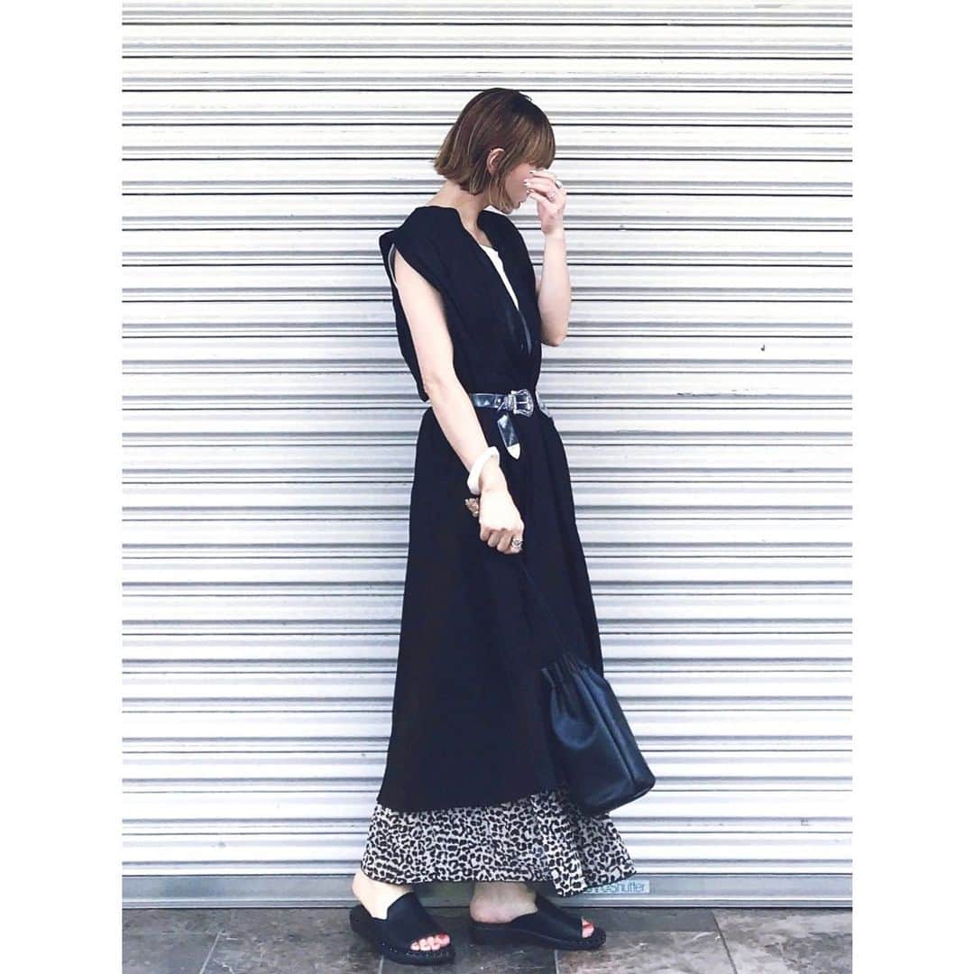 のインスタグラム：「#wear更新 ☝︎ TOPにURL載せてます ．．．．．．✈︎ . . . #code #outfit #ootd . . . 詳しくは#wear で見てね♥︎ wear account → sizu0618 . . . #MINEBY3MOOTD #mamagirl #コーデ #コーディネート #ファッション #今日の服 #今日のコーデ #ママファッション #ママコーデ #ママスタイル#sonnylabel #サニーレーベル #fitflop  #fitflopjapan #フィットフロップ」