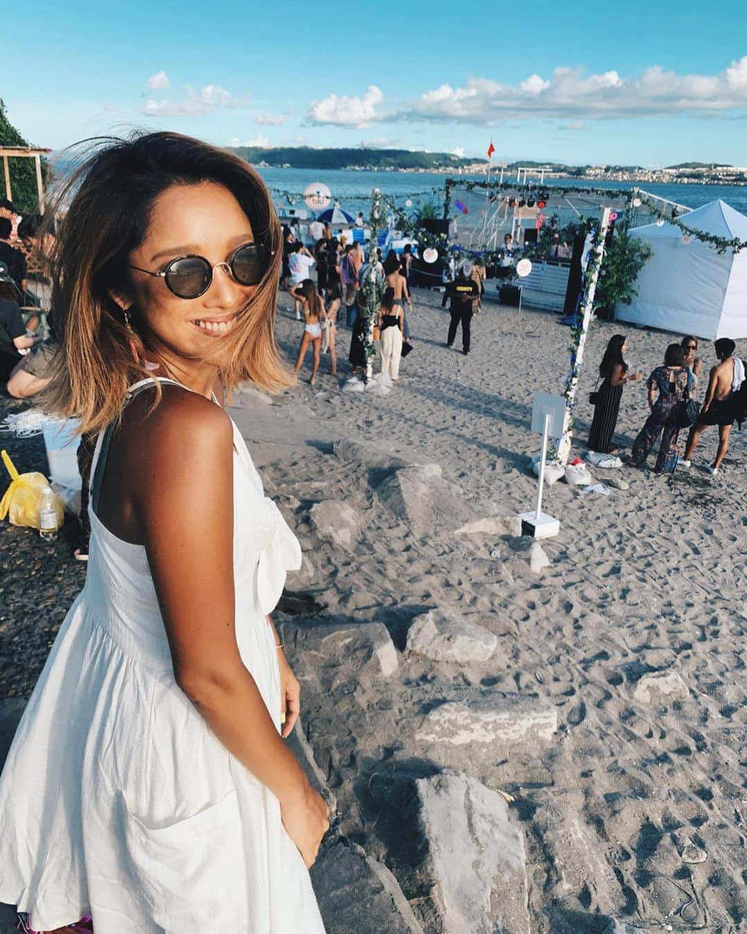 のインスタグラム：「* myblu partyに招待してもらって初めての猿島🏖 mybluはタバコじゃないから 禁煙の猿島どこでも ベイピングokで みんな色んなフレーバー楽しんでた😆 サンセット見ながら、 海あり、音楽ありで過ごす日は最高🥺 9月7日まで開催されてて 毎週土曜に音楽とvapeが楽しめるから まだ夏遊んでない人、 遊び足りない人、 おススメです♡ mybluのレンタル、トライアル、購入も出来るよ💡 ・ ・ ・ ・ #pr#マイブルーサマー#myblu#マイブルー#mybluparty#sarushima#無人島」
