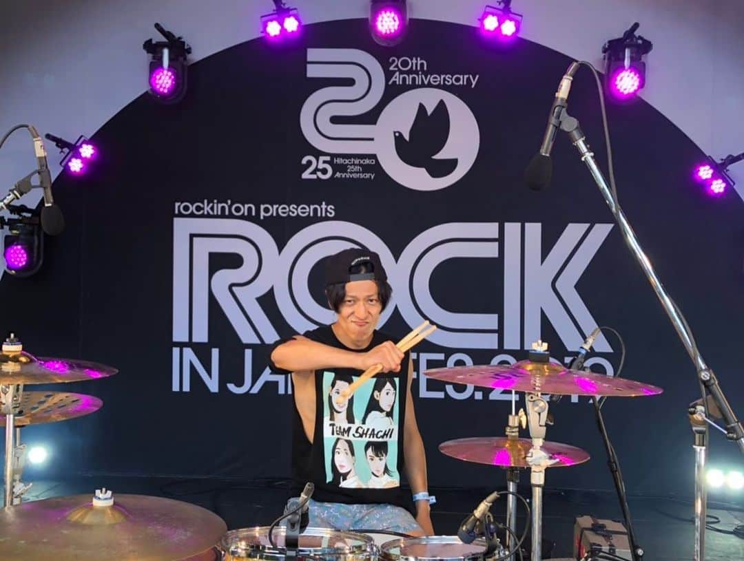 Bunta さんのインスタグラム写真 - (Bunta Instagram)「ロッキン！！TEAM SHACHIのステージ熱かった！！🥁♨️🥁 色んな人に会えて楽しいなー🤩🤩🤩 #teamshachi #rockinjapan  #drumforhappy」8月12日 11時44分 - buntatf