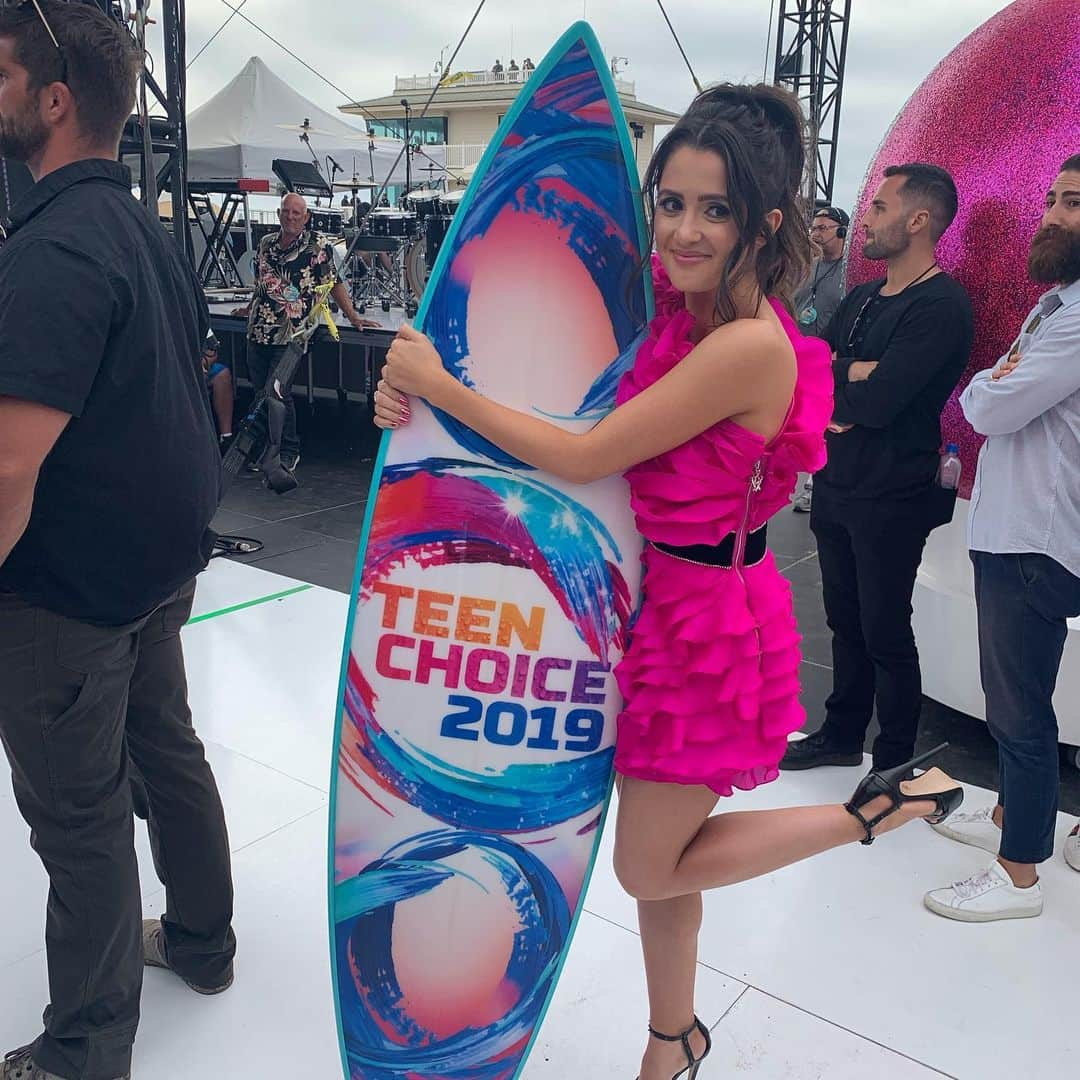 ローラ・マラノさんのインスタグラム写真 - (ローラ・マラノInstagram)「I won my first surfboard!!!!!!! AHHHHH!!!!!!!!!」8月12日 11時49分 - lauramarano