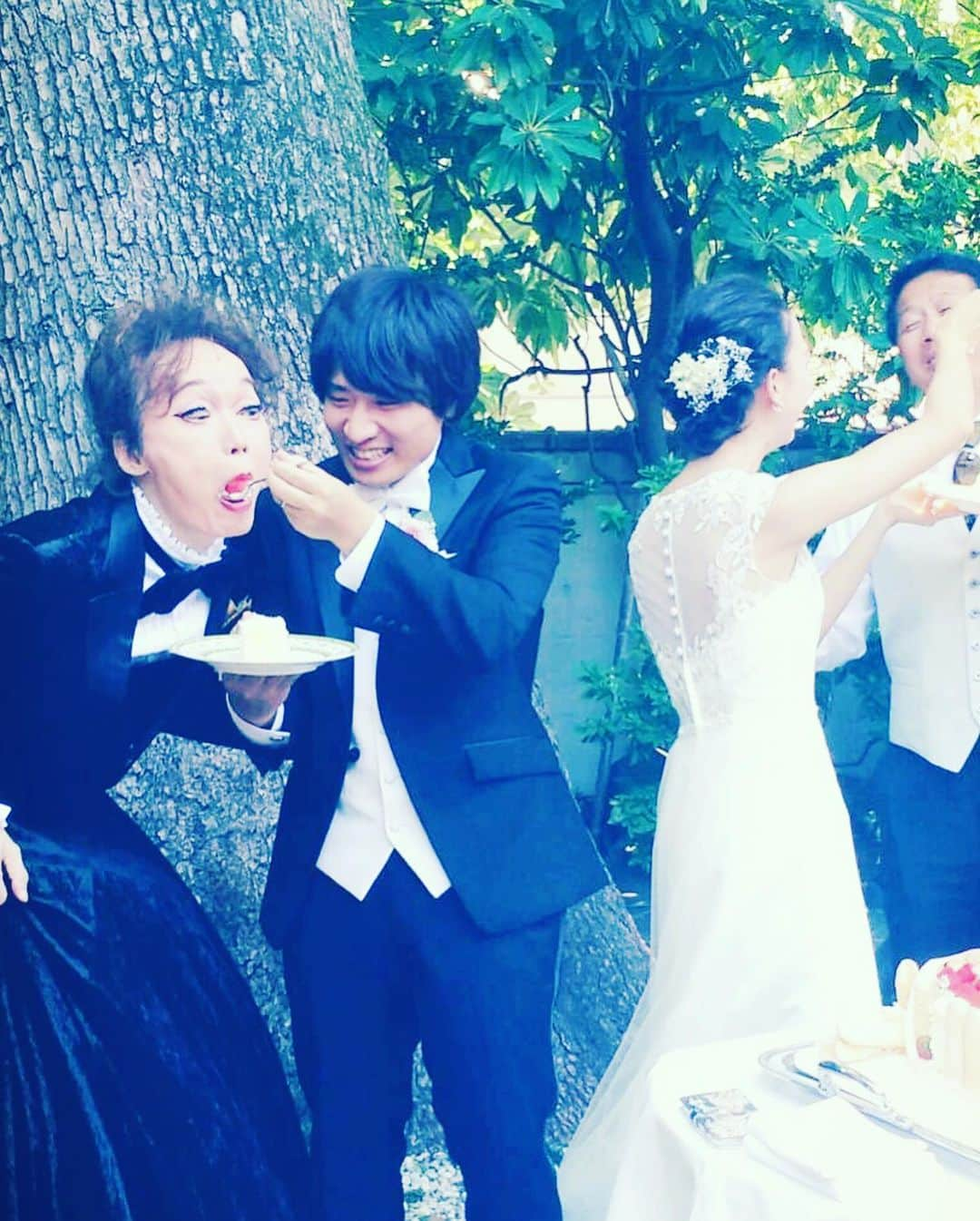 日出郎さんのインスタグラム写真 - (日出郎Instagram)「Happy Wedding 💕💕💕 SENMARU&ATUKO 💒  #日出郎  #せんまるとあっちゃん #ウエディングパーティー  #お幸せに  #ファーストバイト  #なんかおかしい気がする  #自転車で世界一周  #ニュージランド留学 #どっちも頑張れ  #マノワールディノ  #manoirdinno  #french」8月12日 12時02分 - hiderou1030