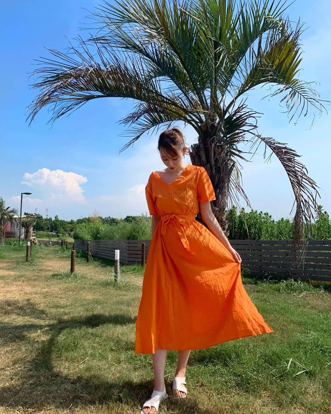 karen okajimaさんのインスタグラム写真 - (karen okajimaInstagram)「ㅤㅤㅤ ㅤㅤㅤ オレンジワンピース🧡🧡🧡 サラッと着れてかわいい😍 ㅤㅤㅤ  #envylook #ootd #envylook_japan #おかじコーデ #岡島かれん」8月12日 12時04分 - karenokajima0318