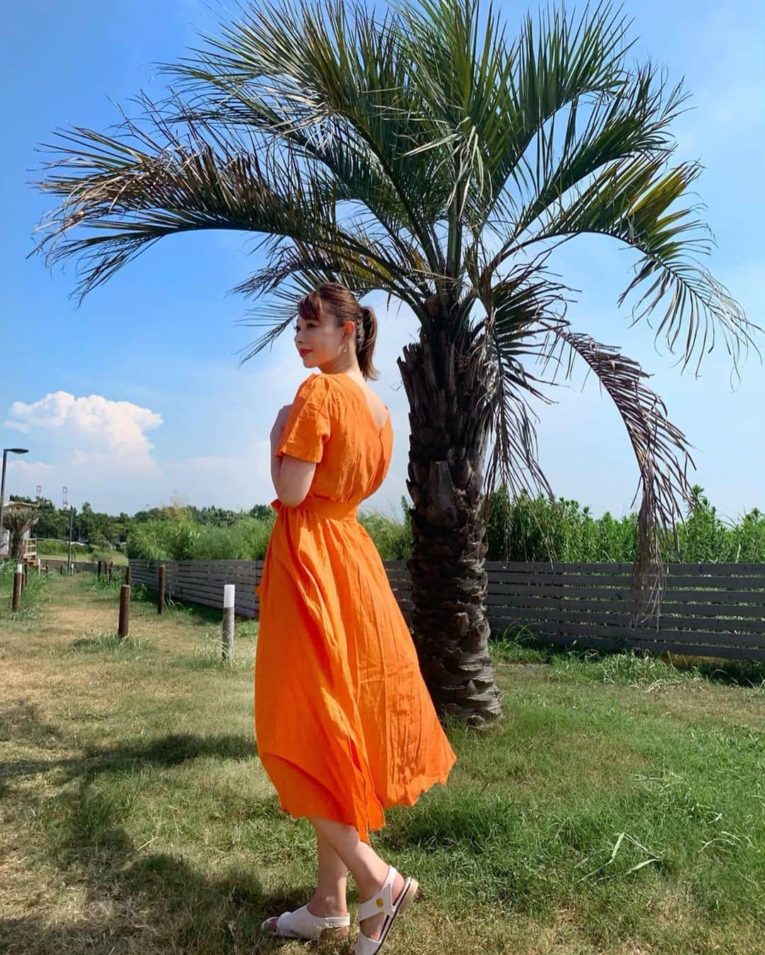 karen okajimaさんのインスタグラム写真 - (karen okajimaInstagram)「ㅤㅤㅤ ㅤㅤㅤ オレンジワンピース🧡🧡🧡 サラッと着れてかわいい😍 ㅤㅤㅤ  #envylook #ootd #envylook_japan #おかじコーデ #岡島かれん」8月12日 12時04分 - karenokajima0318