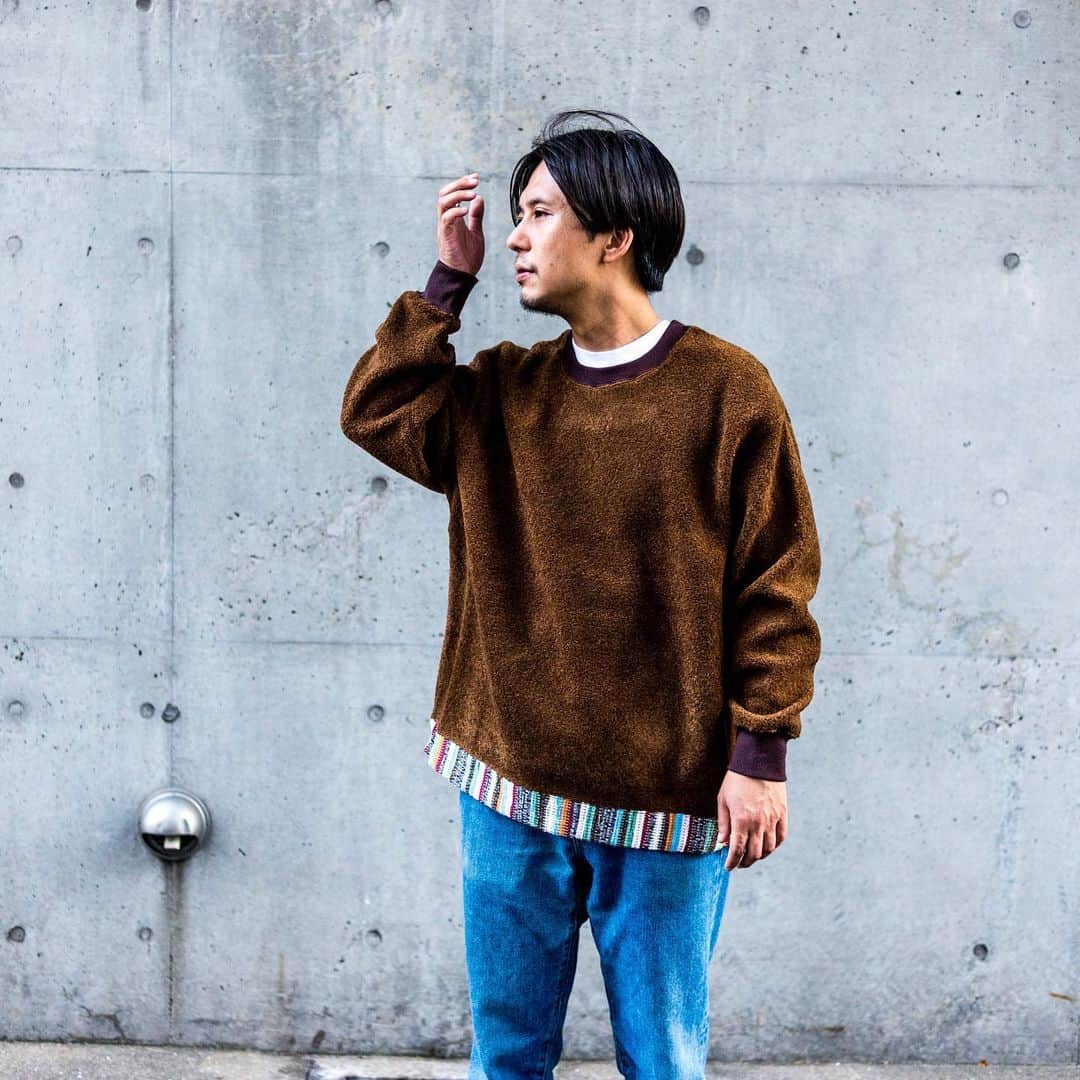 struct by blueover さんのインスタグラム写真 - (struct by blueover Instagram)「[KUON 19AW 新作入荷] ウール混のボア素材と裾の裂き織が目を引くプルオーバー。 これを着る季節はまだ少し先ですが、早めにゲットしておきたい可愛さです。 ハラダ店長が着用しているのはSサイズ。 ジャストサイズを選んでも、今っぽくオーバーサイズで着ることができます。 すでにサイズ欠けしていますので、お早めに。 -- struct 〒550-0003 大阪市西区京町堀2-3-4 サンヤマトビル1F 定休日：火水木 営業時間：12:00〜19:00 struct.biz お買い物は @struct_blueover のプロフィール リンクからどうぞ -- #struct #ストラクト #京町堀 #靱公園 #osaka #大阪 #セレクトショップ #japanmade #madeinjapan #プルオーバー #ボア #裂き織 #KUON #デニム #outfit #blueover #blueover_artax」8月12日 12時08分 - blueover_struct