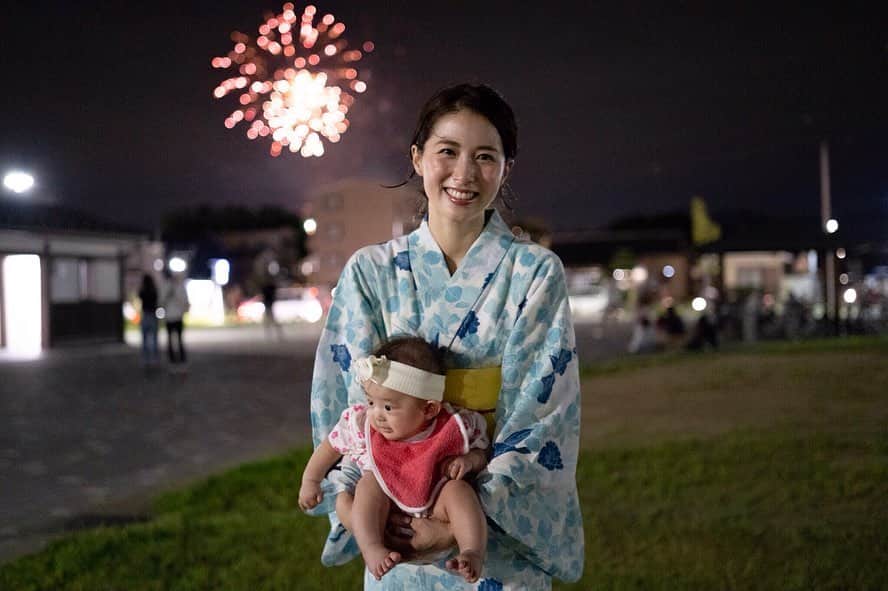 加藤千暁さんのインスタグラム写真 - (加藤千暁Instagram)「夏だー花火最高ー！！🍧 #花火大会#浴衣#夏を感じる#さくらちゃんの初花火#半分以上寝てました#よく頑張りました#yukata#fireworks」8月12日 12時12分 - chiaki525