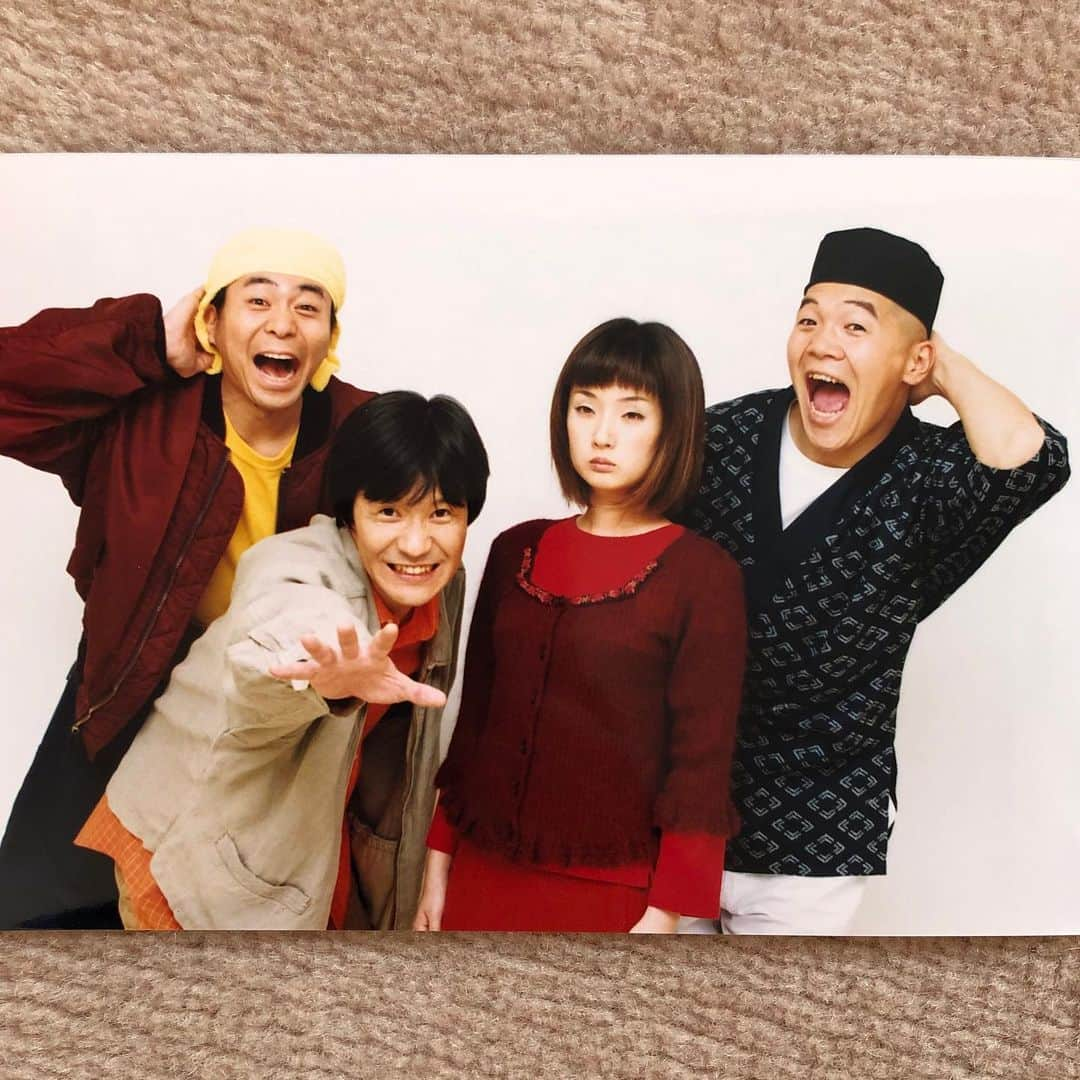 千秋さんのインスタグラム写真 - (千秋Instagram)「メンバーがこの4人、そしてみんな楽しそうなのに一人だけ不機嫌な顔をしているこのコント、ユニット名と内容はいったいなんだろう🤔  #倉庫片付けてたら昔の写真出てきたシリーズ 16 #ウリナリコントライブ #コント #ユニット名」8月12日 12時13分 - chiaki77777