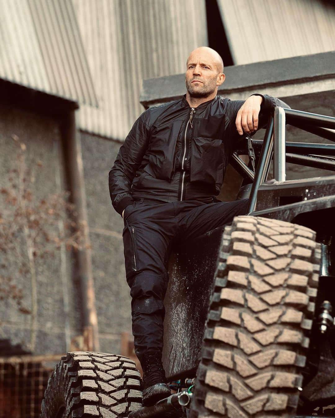 ジェイソン・ステイサムさんのインスタグラム写真 - (ジェイソン・ステイサムInstagram)「#hobbsandshaw  @danielsmithphotography  @erlsn.acr」8月12日 12時49分 - jasonstatham