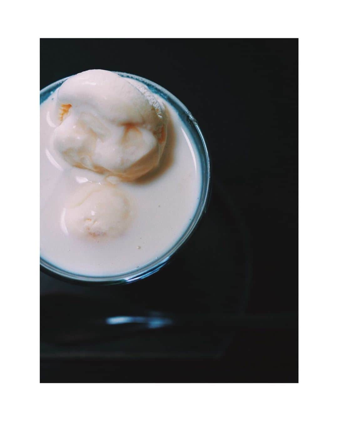 花楓さんのインスタグラム写真 - (花楓Instagram)「YAGIYAの大豆まるごと豆乳そばセット。 そばにかけちゃうのですよ。 そしてここのじゅーしーがまた、 はい。  締めに大豆まるごと豆乳入り クリームぜんざいで気絶。 全て 食べたら分かりますょ。  #沖縄」8月12日 13時00分 - _caede_