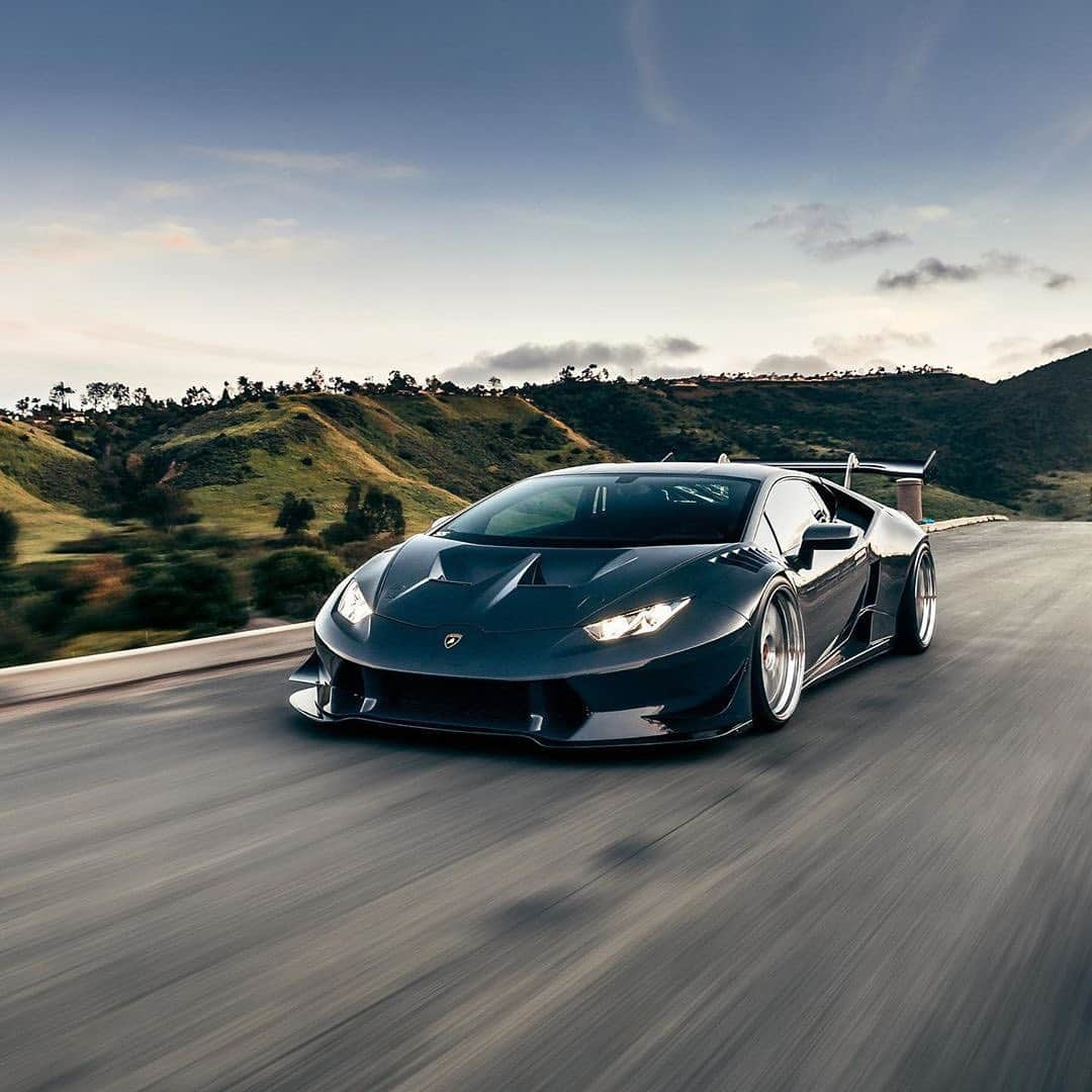 CARLiFESTYLEさんのインスタグラム写真 - (CARLiFESTYLEInstagram)「1000hp Twin Turbo Huracan? Yes. Owner @pterodactyltactics | Photo by @dan.m3 #carlifestyle #SuperTrofeo #TwinTurbo」8月12日 13時11分 - carlifestyle