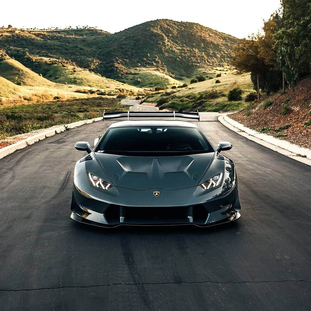 CARLiFESTYLEさんのインスタグラム写真 - (CARLiFESTYLEInstagram)「1000hp Twin Turbo Huracan? Yes. Owner @pterodactyltactics | Photo by @dan.m3 #carlifestyle #SuperTrofeo #TwinTurbo」8月12日 13時11分 - carlifestyle