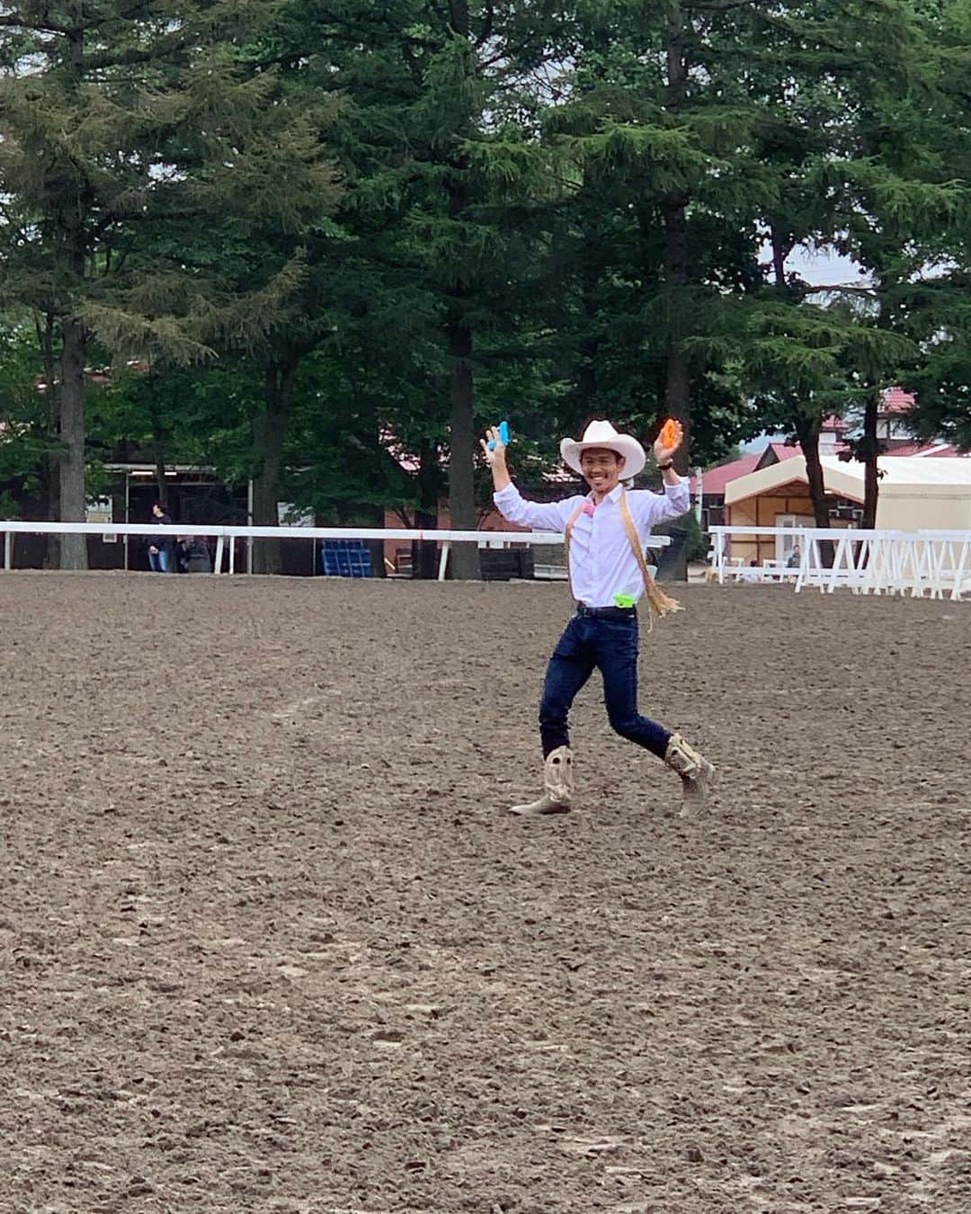 クリストフ・ルメールさんのインスタグラム写真 - (クリストフ・ルメールInstagram)「Tosaki Keita in cowboy 🤠 style !! 😂😂#charityevent #northernhorsepark #keitatosaki」8月12日 14時43分 - christophelemaire_officiel