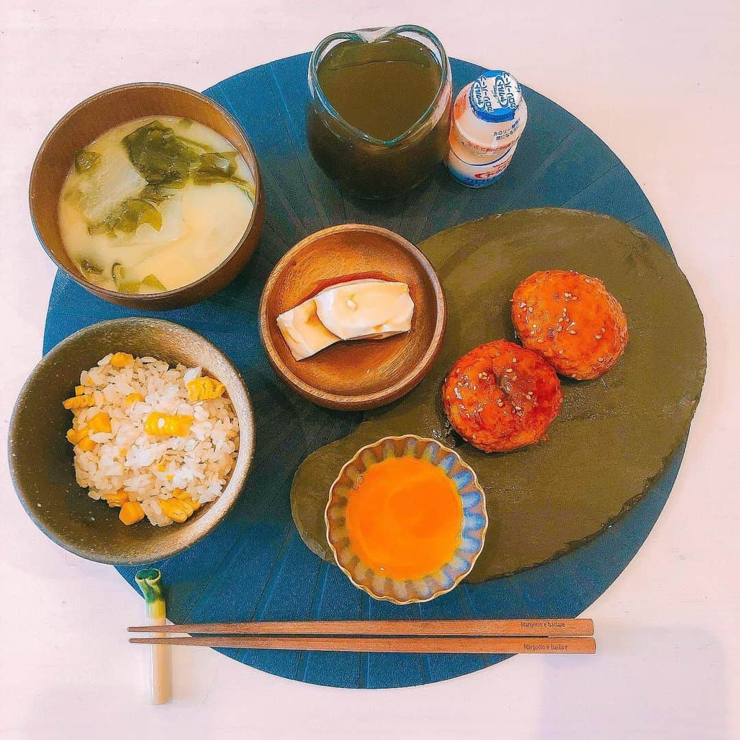 天木じゅんさんのインスタグラム写真 - (天木じゅんInstagram)「. . #天木ごはん ・鶏つくね ・ジーマミー豆腐 ・コーンご飯🌽 ・大根わかめお味噌汁 . . #つくね #コーンご飯 #ジーマミー豆腐 #味噌汁」8月12日 15時13分 - jun.amaki