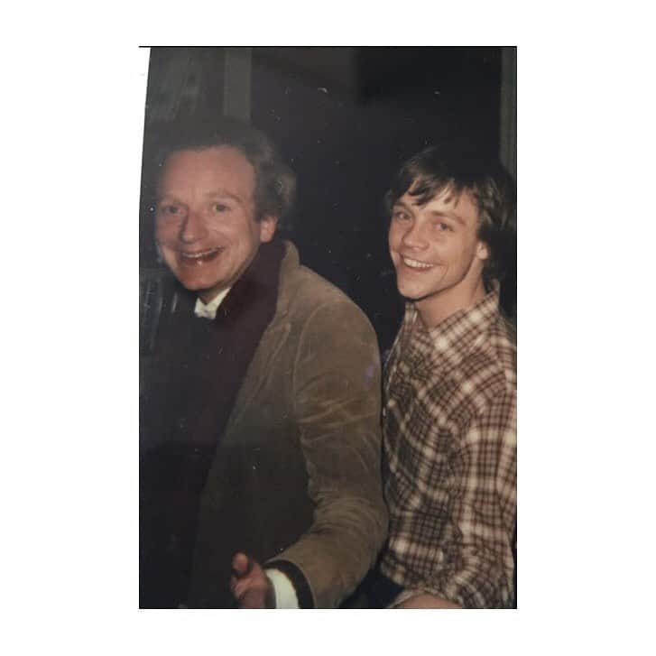 マーク・ハミルさんのインスタグラム写真 - (マーク・ハミルInstagram)「SHOUT OUT to Ian McDiarmid for no particular reason other than being a spectacularly versatile actor, a lifelong pal(patine) & a kind, generous & gracious person who is somehow able to embody the most vile, wicked & deplorable villain imaginable🎂❤️Mar🐫  #TheEmperorStrikesBack」8月12日 15時08分 - markhamill