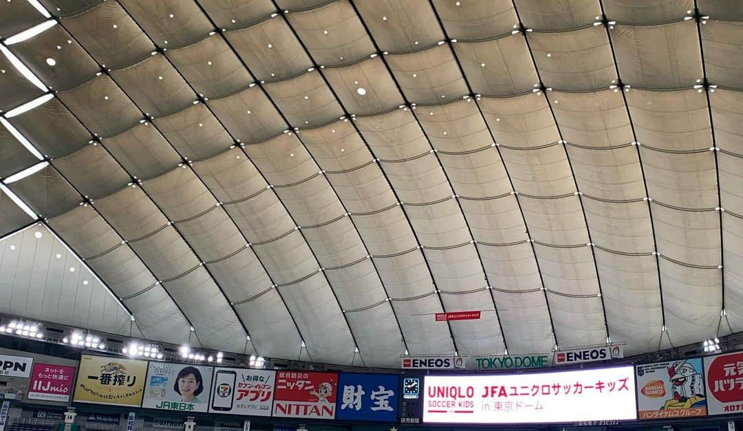 細田阿也さんのインスタグラム写真 - (細田阿也Instagram)「#uniqlo #JFAユニクロサッカーキッズ  #川口能活 さんの 爽やかさ、優しい笑顔溢れ #サッカーキッズ と一緒にサッカーをして下さりました🙆‍♀️ #東京ドーム のピッチで #サッカー できるなんて 思い出に残る貴重な体験！  参加させて頂き ありがとうございました😊」8月12日 15時39分 - hosodaaya