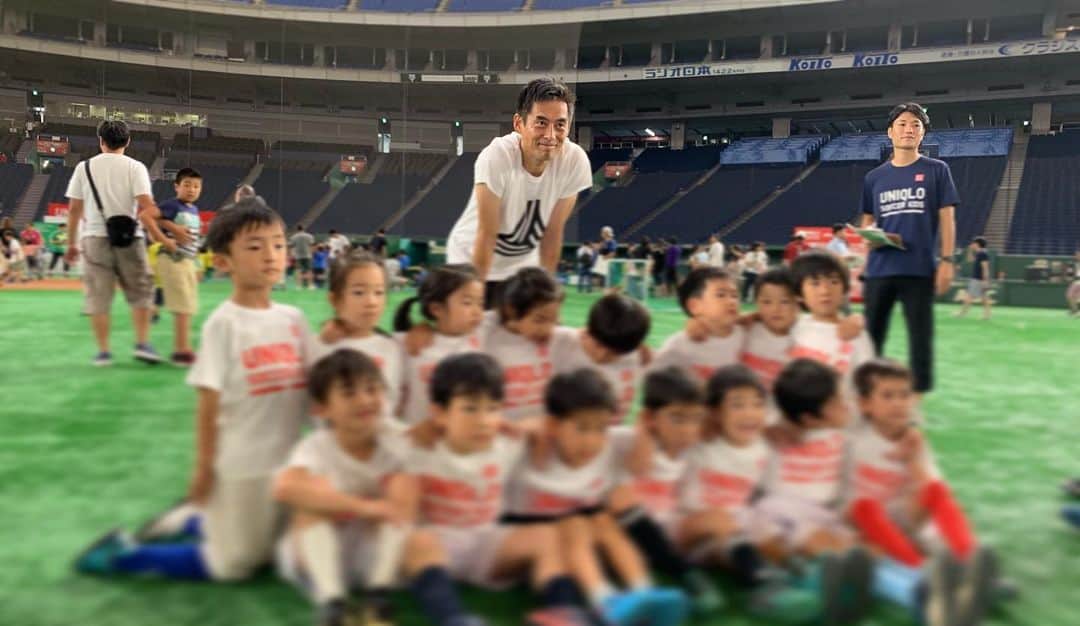 細田阿也さんのインスタグラム写真 - (細田阿也Instagram)「#uniqlo #JFAユニクロサッカーキッズ  #川口能活 さんの 爽やかさ、優しい笑顔溢れ #サッカーキッズ と一緒にサッカーをして下さりました🙆‍♀️ #東京ドーム のピッチで #サッカー できるなんて 思い出に残る貴重な体験！  参加させて頂き ありがとうございました😊」8月12日 15時39分 - hosodaaya