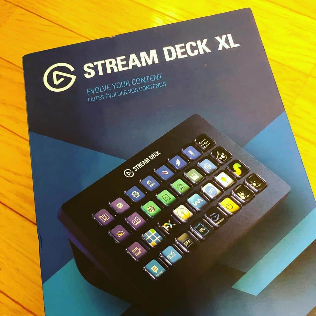 上杉洋史のインスタグラム：「Finally I got it. #streamdeck #streamdeckxl」