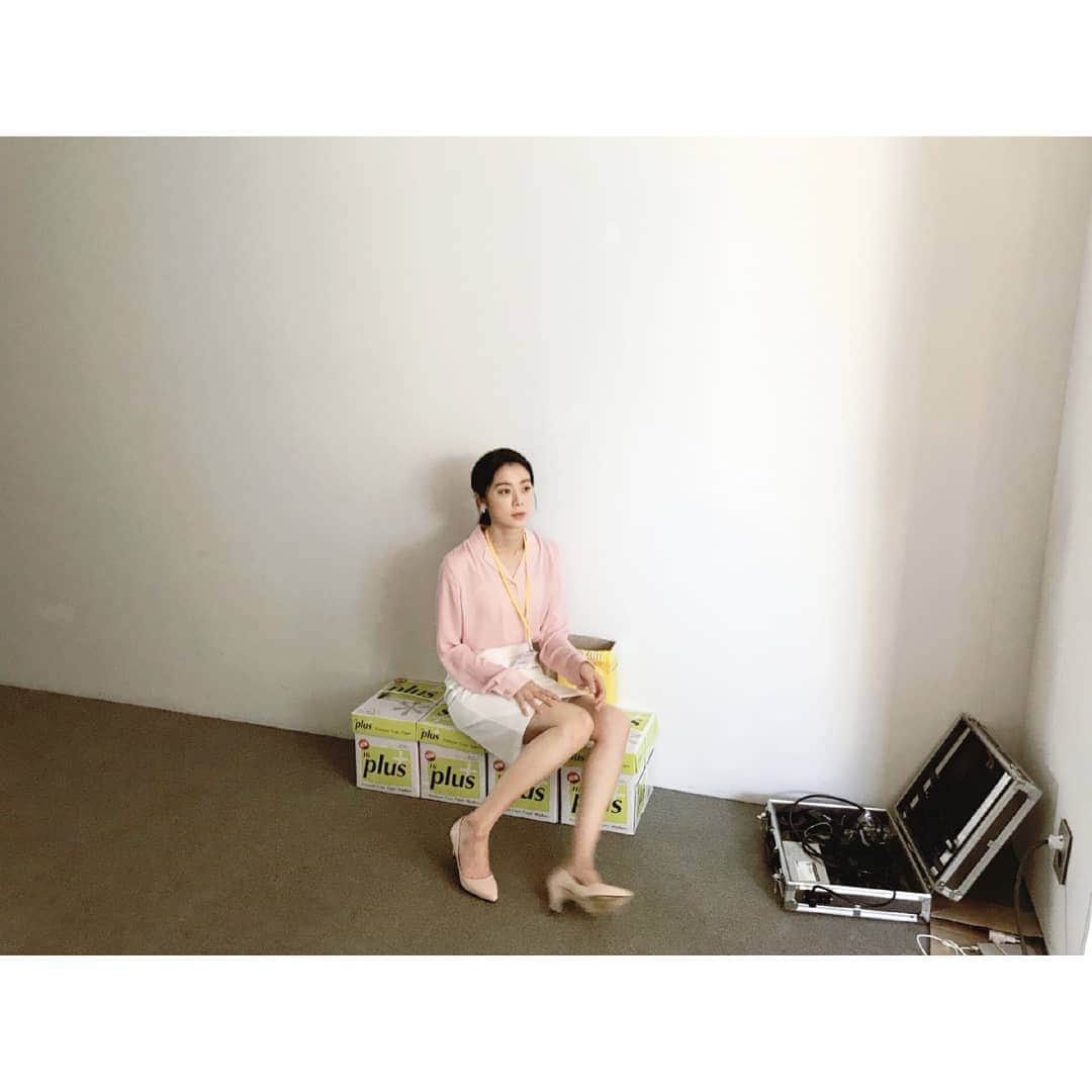 ヘリム さんのインスタグラム写真 - (ヘリム Instagram)「김서연 대리 대기중💗#첫잔처럼 #thefirstshot」8月12日 15時51分 - wg_lim