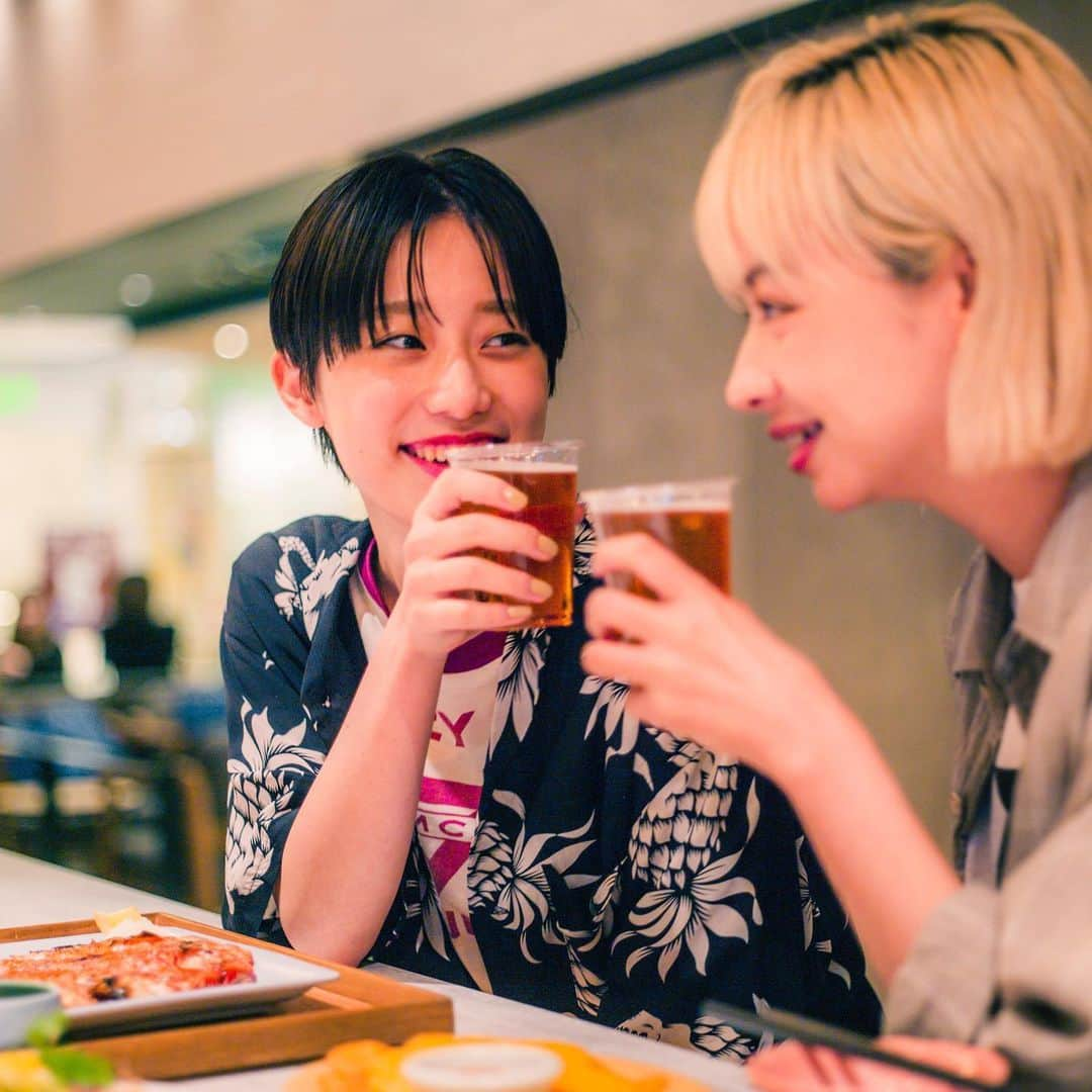 名古屋パルコさんのインスタグラム写真 - (名古屋パルコInstagram)「LOVE BEER , LOVE PARCO おいしいクラフトビールはじめました。 . 暑い日が続いていますね☀️ 屋内で冷たいクラフトビールは、いかがですか🍺？ . 対象店舗にてクラフトビールとの最高のペアリングメニューもご用意しております🍺 . . 毎日服を着るのが楽しみになるようなワクワクする気持ち。それが「クラフトビール」を選ぶときにあっても良くない？この夏、PARCOが提案するのは屋内型のビールマルシェ。普段のレストランフロアとは違い、あらゆる銘柄の個性豊かなビールとそれにあった美味しいメニューが楽しめる市場空間。「タップマルシェ」と「PARCO」。その２つの融合が織り成す新しい「発見」と「体験」。それはどれもがこだわりや愛情に満ちているものばかり。 たくさんのLOVEが詰まった“LOVE BEER LOVE PARCO”いよいよ始まります！！ ・・・・・ 07/16-09/08 名古屋PARCO西館7F PARCO RESTAURANTS & FOODHALL ・・・・・ . #FUJIYJMA55RAMENSTAND #フジヤマ55 #クラフトビール #ビール #beer #ラーメン #パクチー #水餃子 #京都四条くをん #ヤミーハワイアンバーベキュー #奥山安蔵商店ヒモノ照ラス #ビジュレ  #ビアマルシェ #ビアガーデン #lovebeerloveparco #名古屋パルコ30周年 #loveparco #名古屋 #栄 #矢場町 #名古屋パルコ」8月12日 15時52分 - parco_nagoya_official