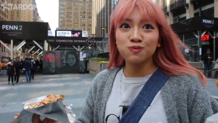 のインスタグラム：「Hana enjoying some New York cuisine! . . #hanakimura #木村花 #stardomwrestling #tokyocybersquad #tcs #wrestle1 #w1 #oedotai #wrestling #womenswrestling #prowrestling #wwe #roh #njpw #japan #lucha #luchalibre #wrestlingfan」