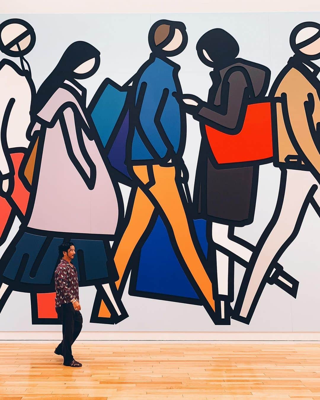 小塚源太のインスタグラム：「🚶🏽‍♂️🚶🏽‍♂️🚶🏽‍♂️ #JulianOpie」