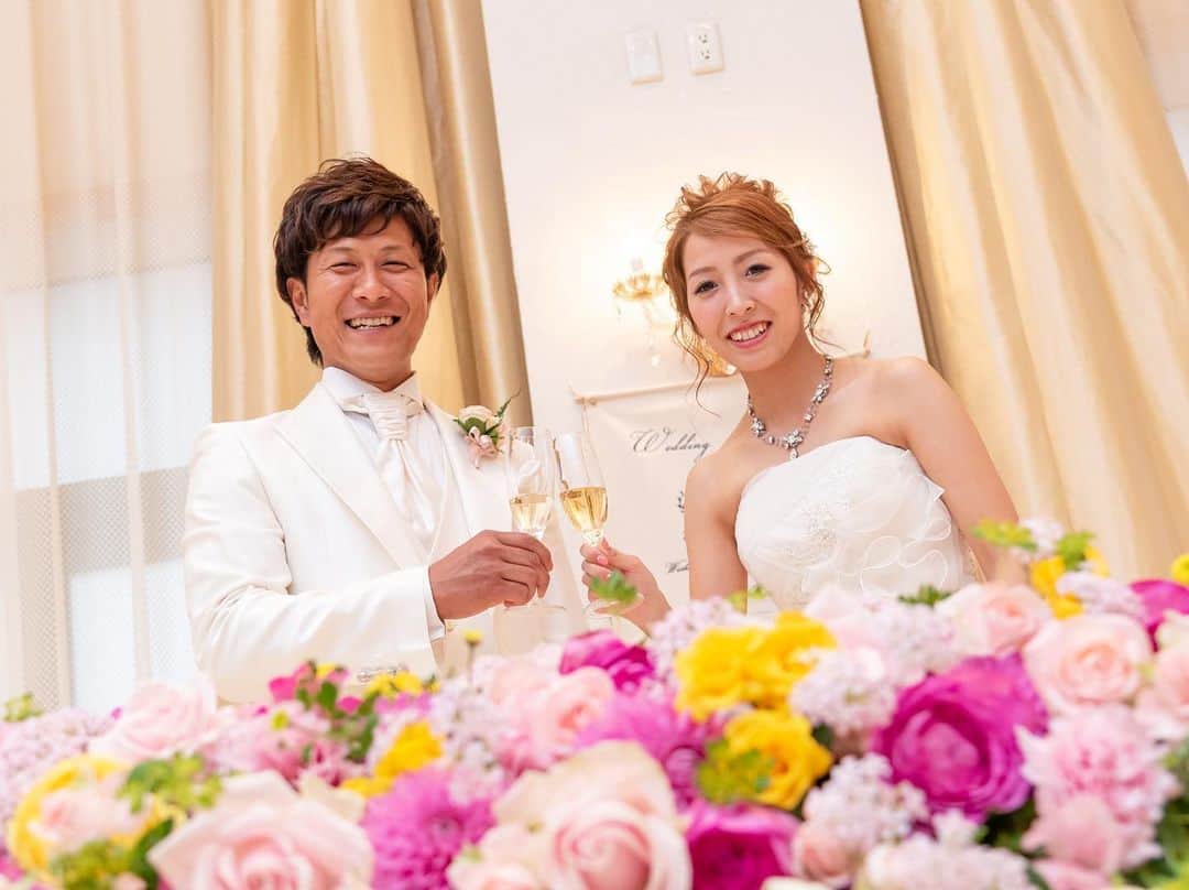 福井結婚式 ヴィラグランディス福井さんのインスタグラム写真 - (福井結婚式 ヴィラグランディス福井Instagram)「家族で迎える結婚式💒 お子様の笑顔や可愛い仕草は、ゲスト全員を笑顔にさせてくれます☺️ #ヴィラグランディス は#パパママ婚を応援します 📣  #ヴィラグランディス福井#villagrandis福井#パパママ婚#ファミリーウエディング#福井花嫁#福井結婚式#福井結婚式場#福井ゲストハウス#プレ花嫁#プレ花嫁さんと繋がりたい #結婚準備#ウエディングフォト#結婚式#結婚式レポート#marry#marry花嫁#ウエディングニュース#ファミリー婚#卒花嫁#ファミリー婚marry花嫁」8月12日 16時37分 - villagrandis_fukui