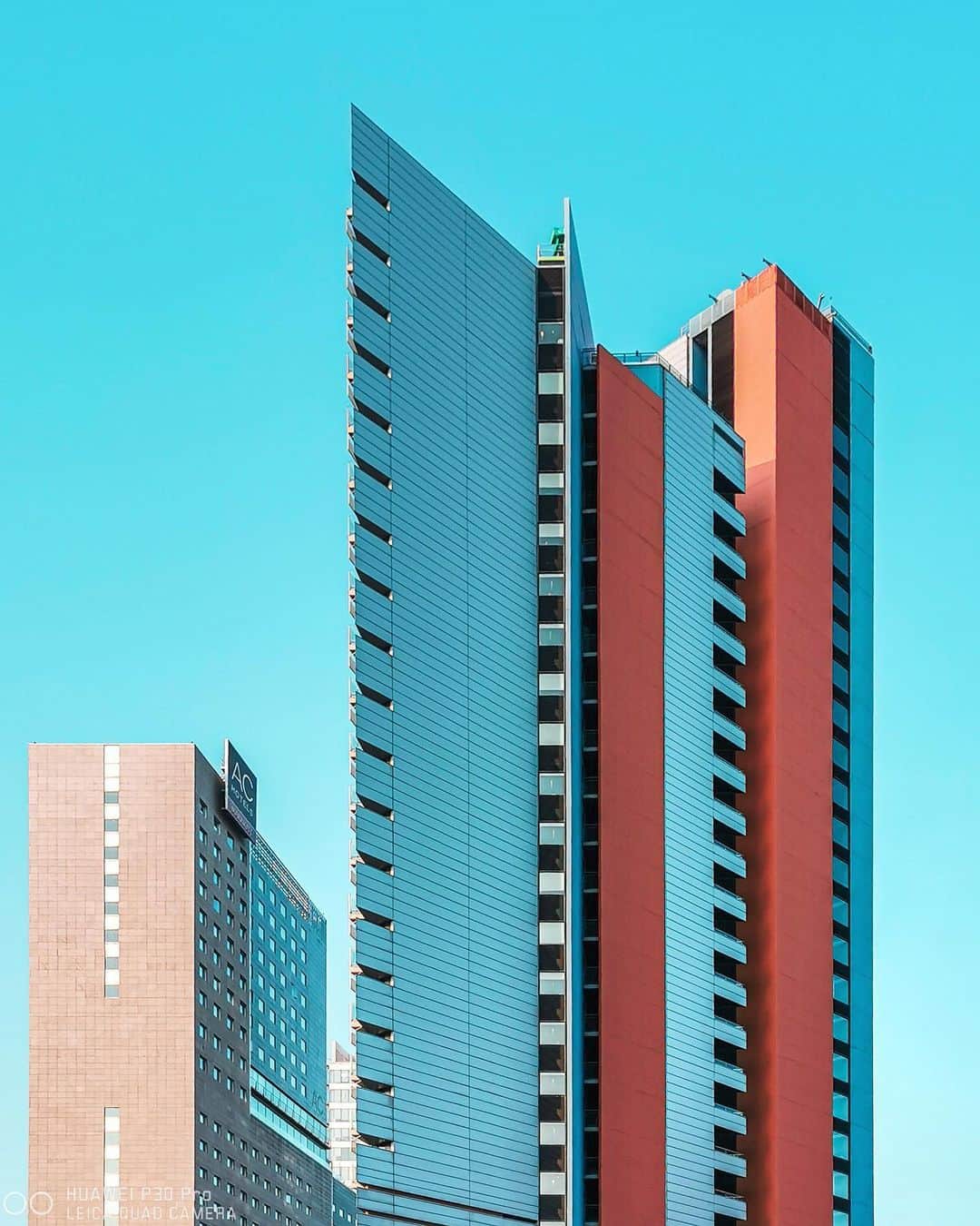 Nicanor Garcíaのインスタグラム：「Time for popsicles | Tiempo de helados #nicanorgarcia #travelarchitectures . All photos in the series #CapturedOnHuawei with #HuaweiP30Pro #YoEstoyConHuawei」
